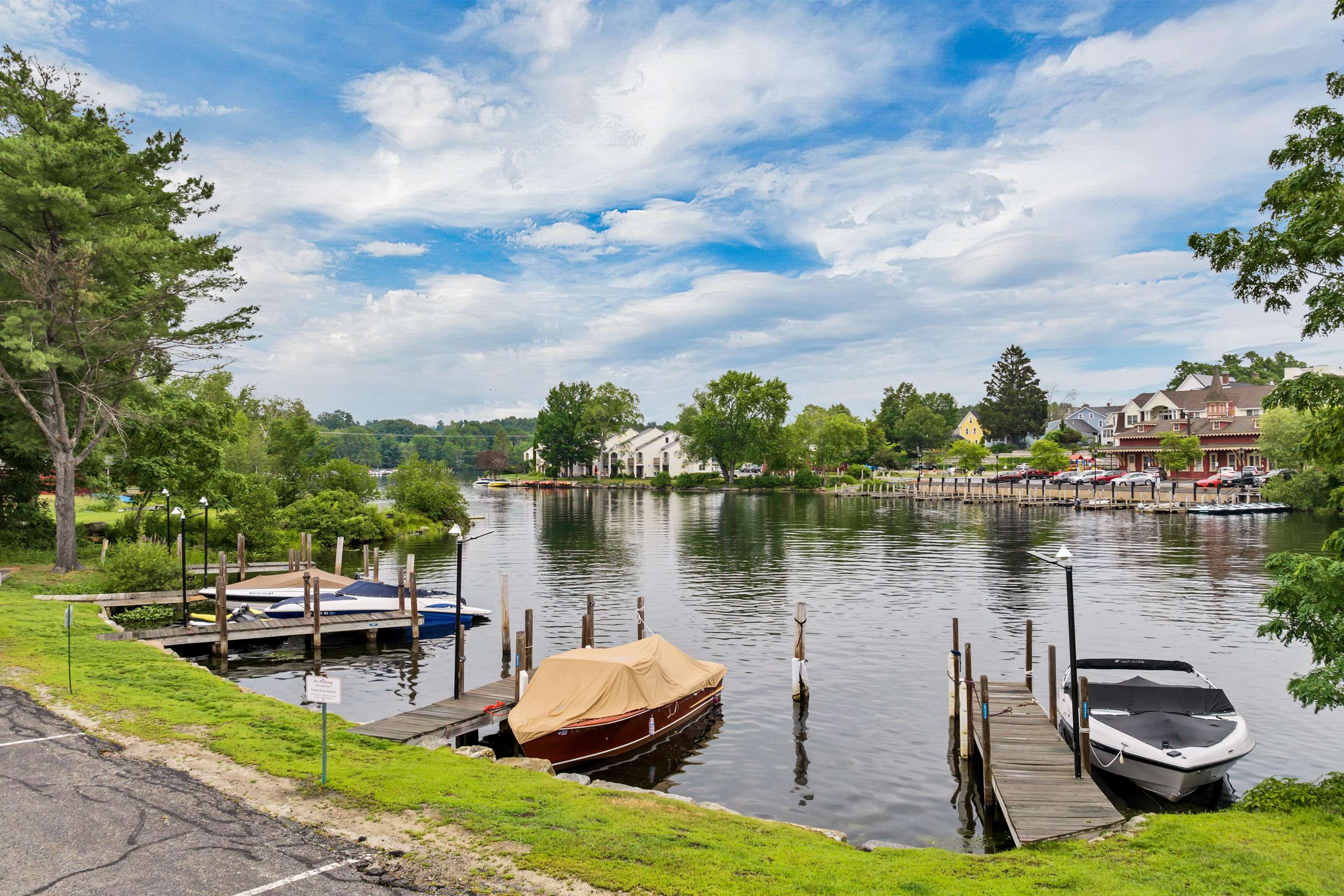 29 Mill St, Wolfeboro, NH 03894