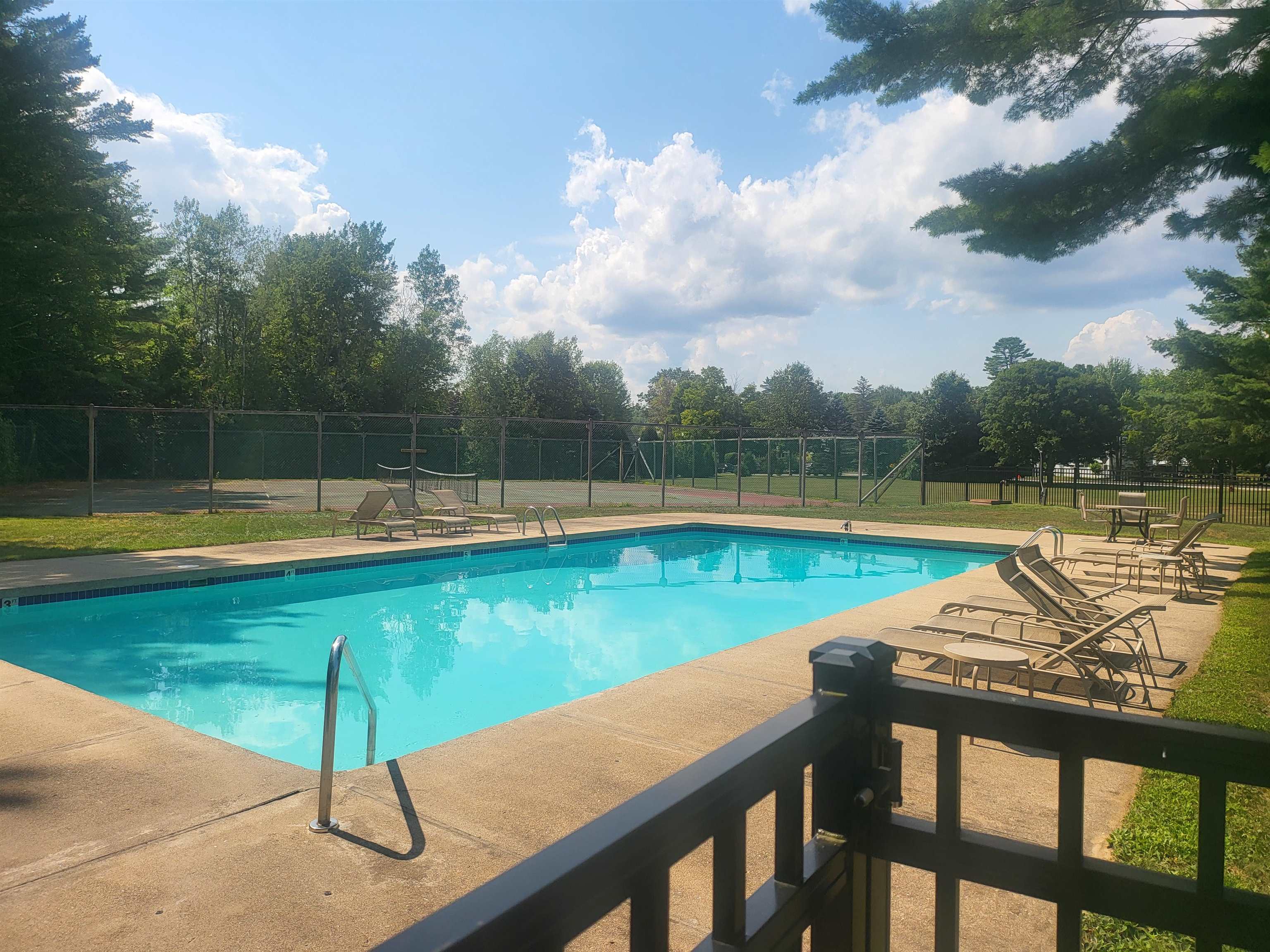 Campton NH&nbsp;Condo for sale $$198,500 $321 per sq.ft.