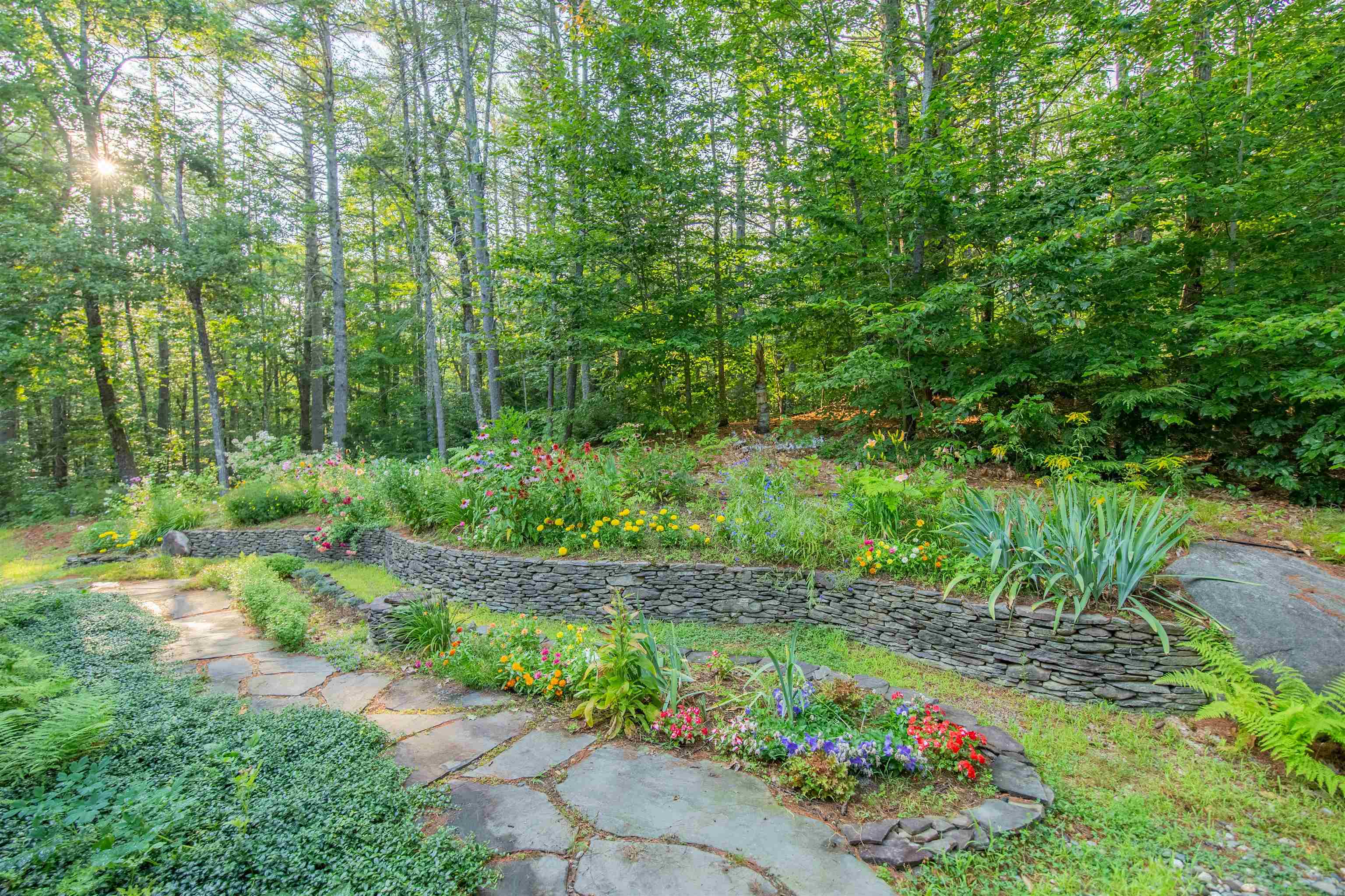 898 Bunker Hill Rd, Tamworth, NH 03883