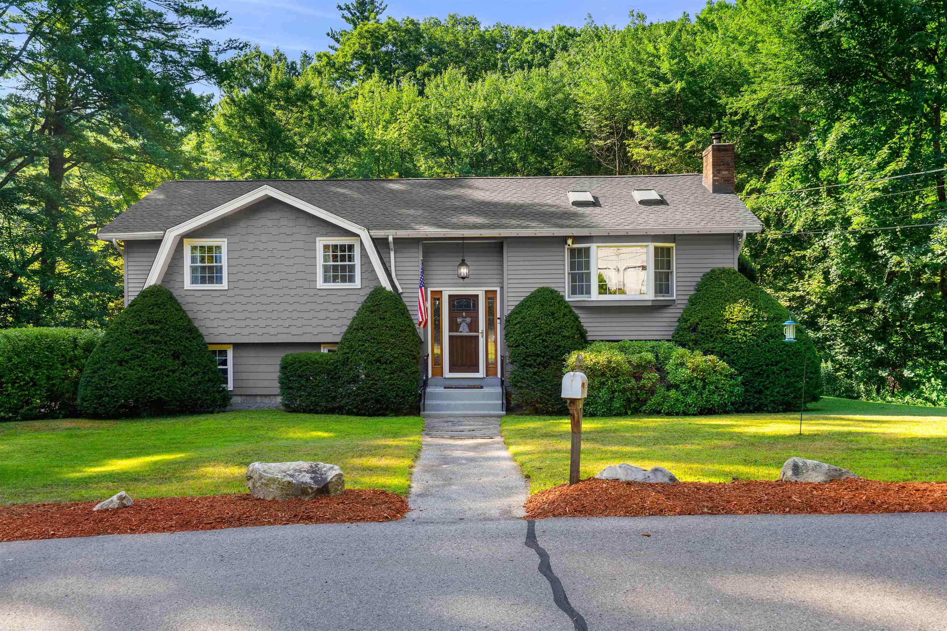 MLS 5055153: 3 Kennedy Drive, Pelham NH