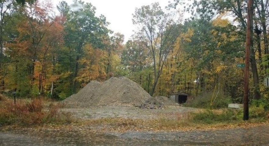 2 Shore Dr, Goffstown, NH 03045