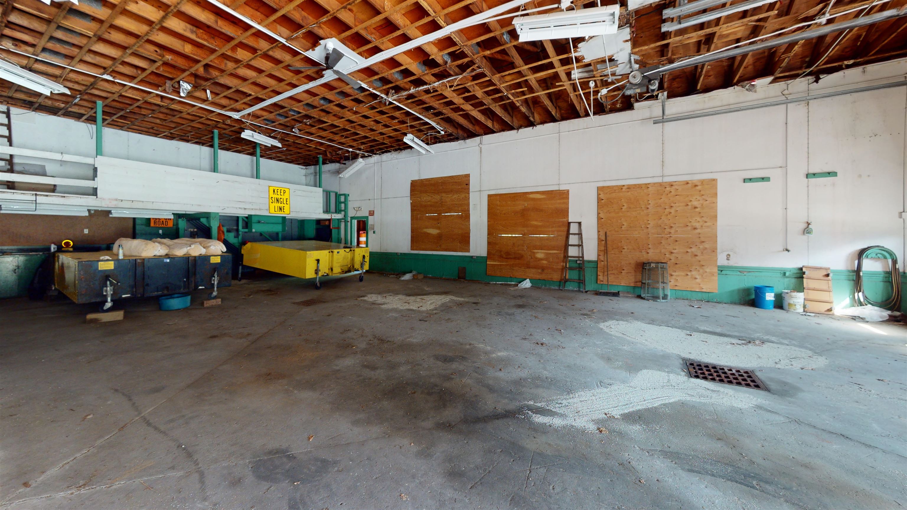 75 Route 27 , Raymond, NH 03077