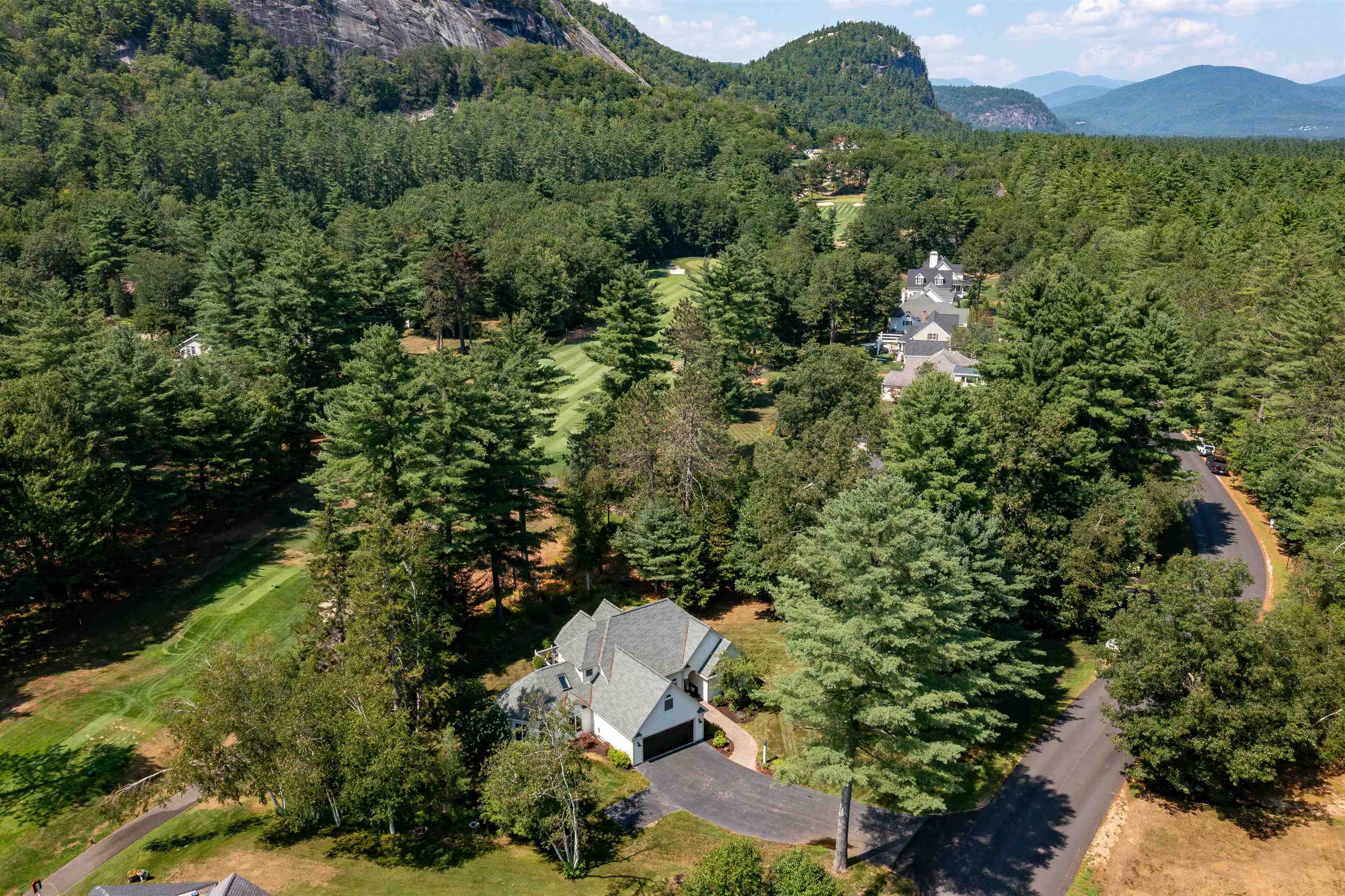 7 Fairway Dr, Hales Location, NH 03860