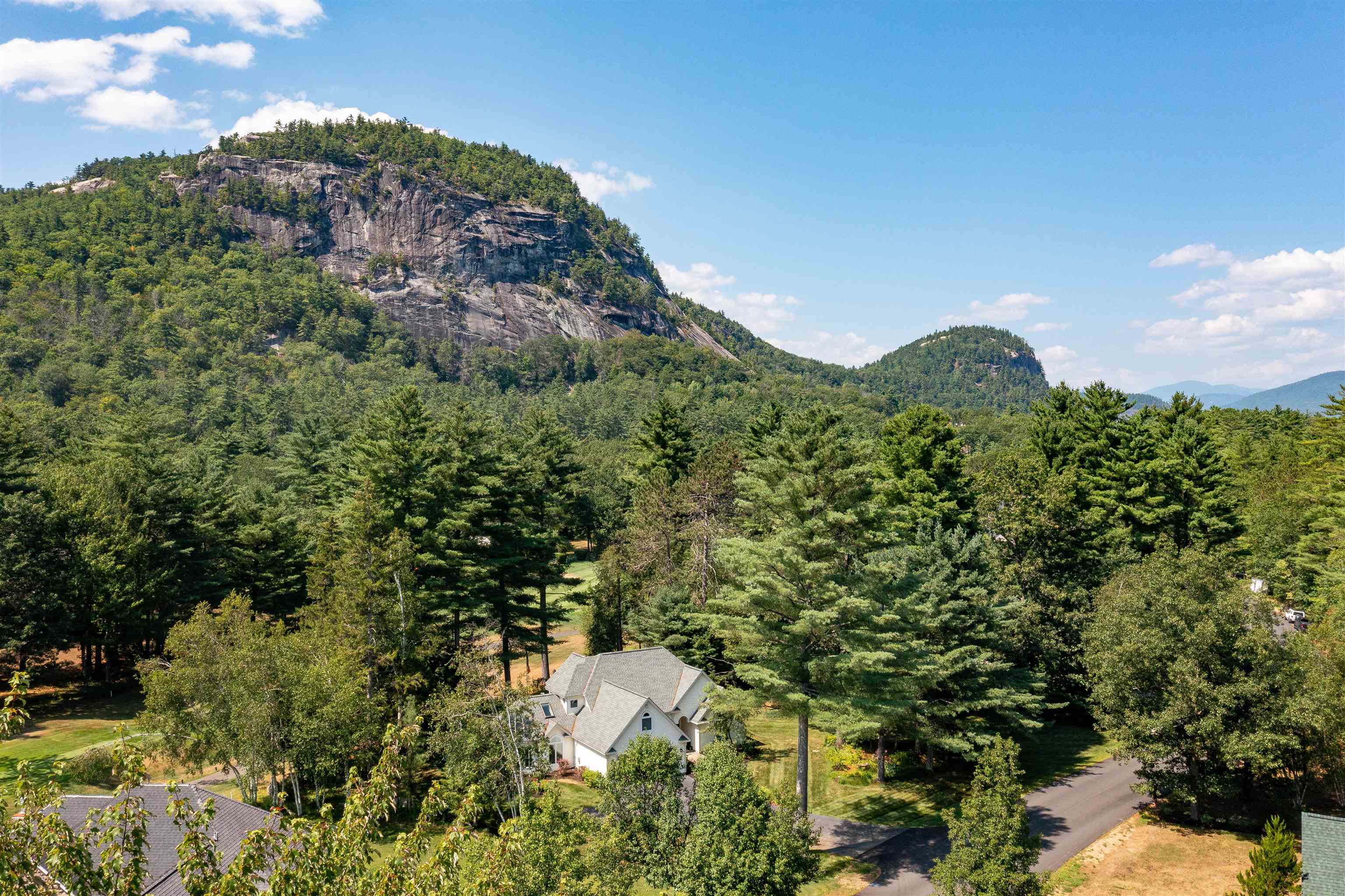 7 Fairway Dr, Hales Location, NH 03860