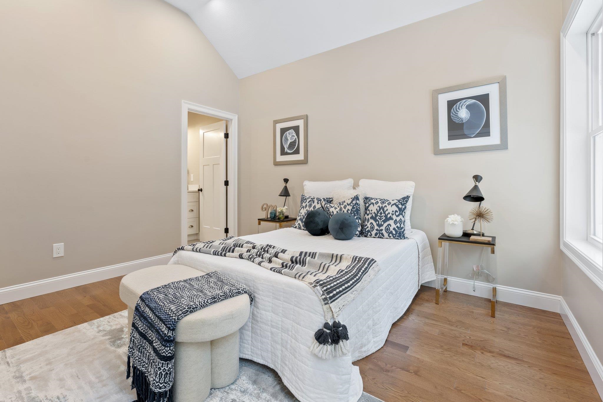 1B Debbie Ln, Amherst, NH 03031