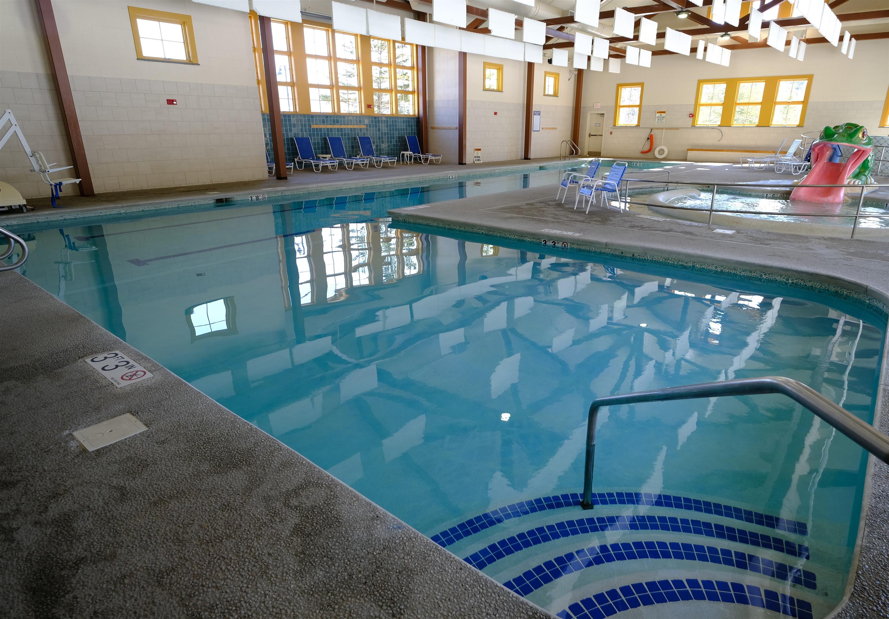 Indoor pool 23876596