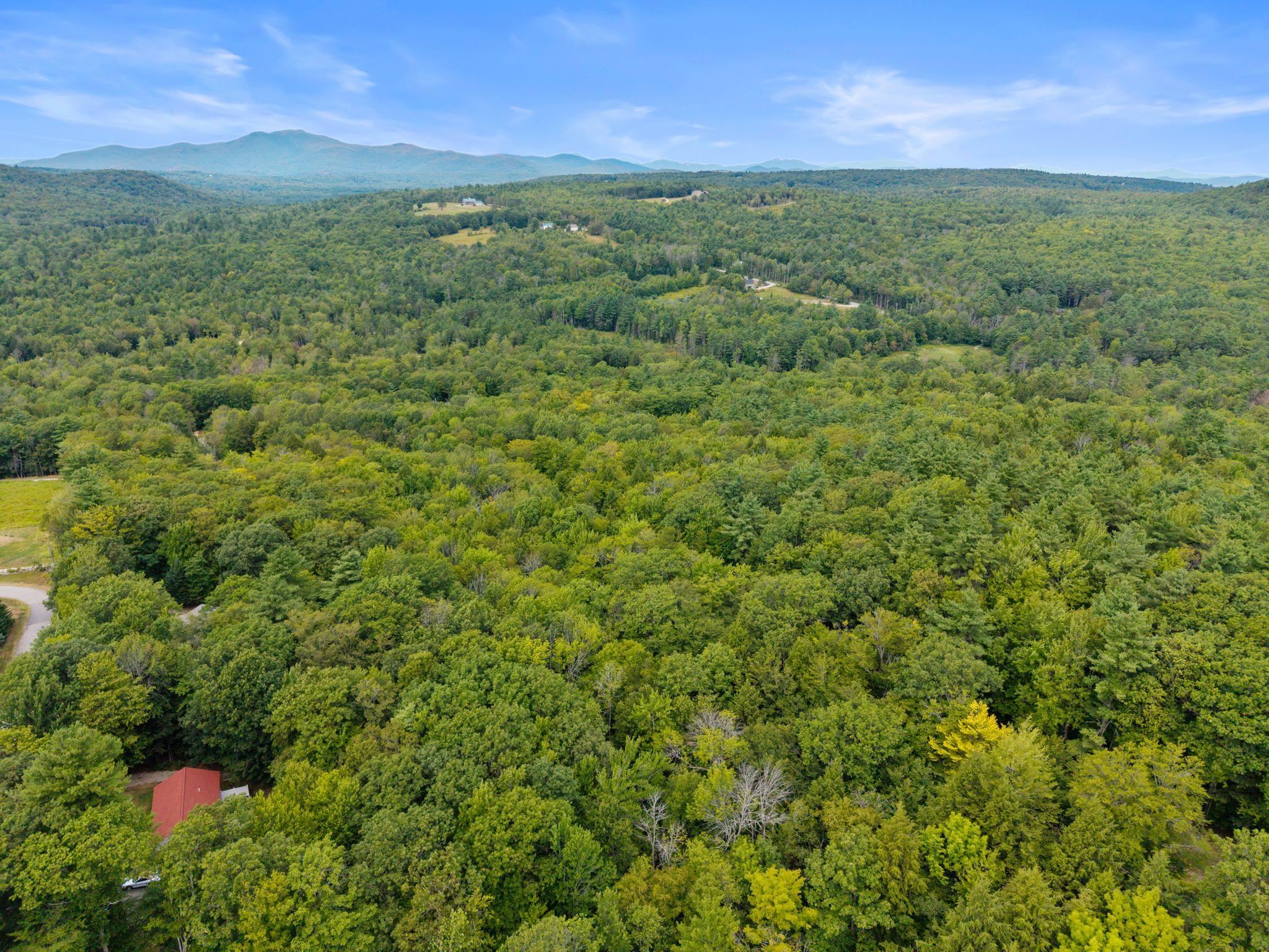 28 Sky Ln, Wolfeboro, NH 03894