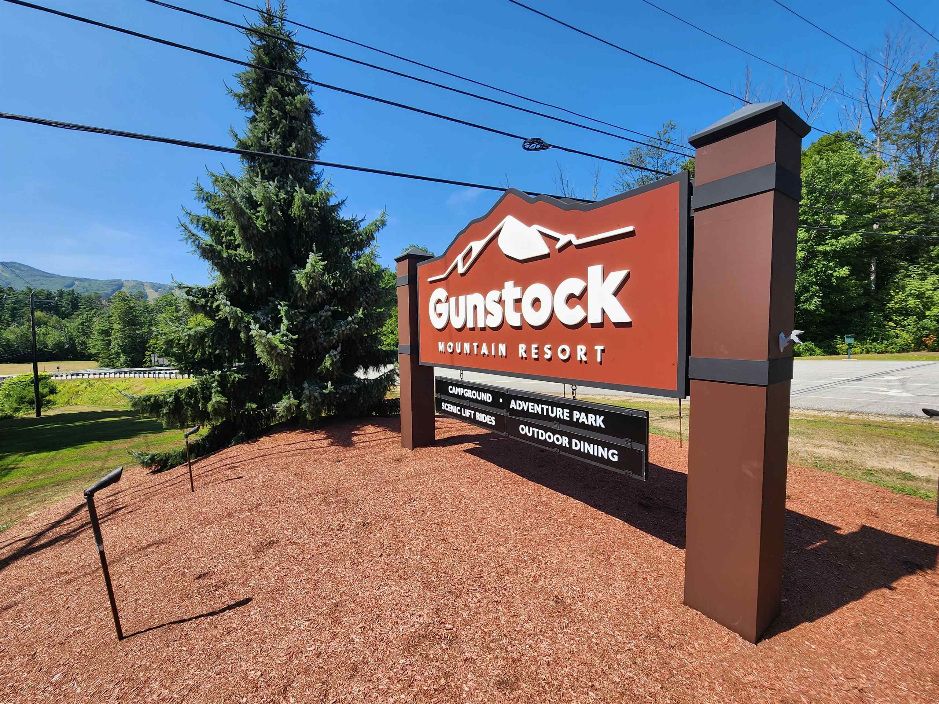 700-720 Cherry Valley Rd, Gilford, NH 03249