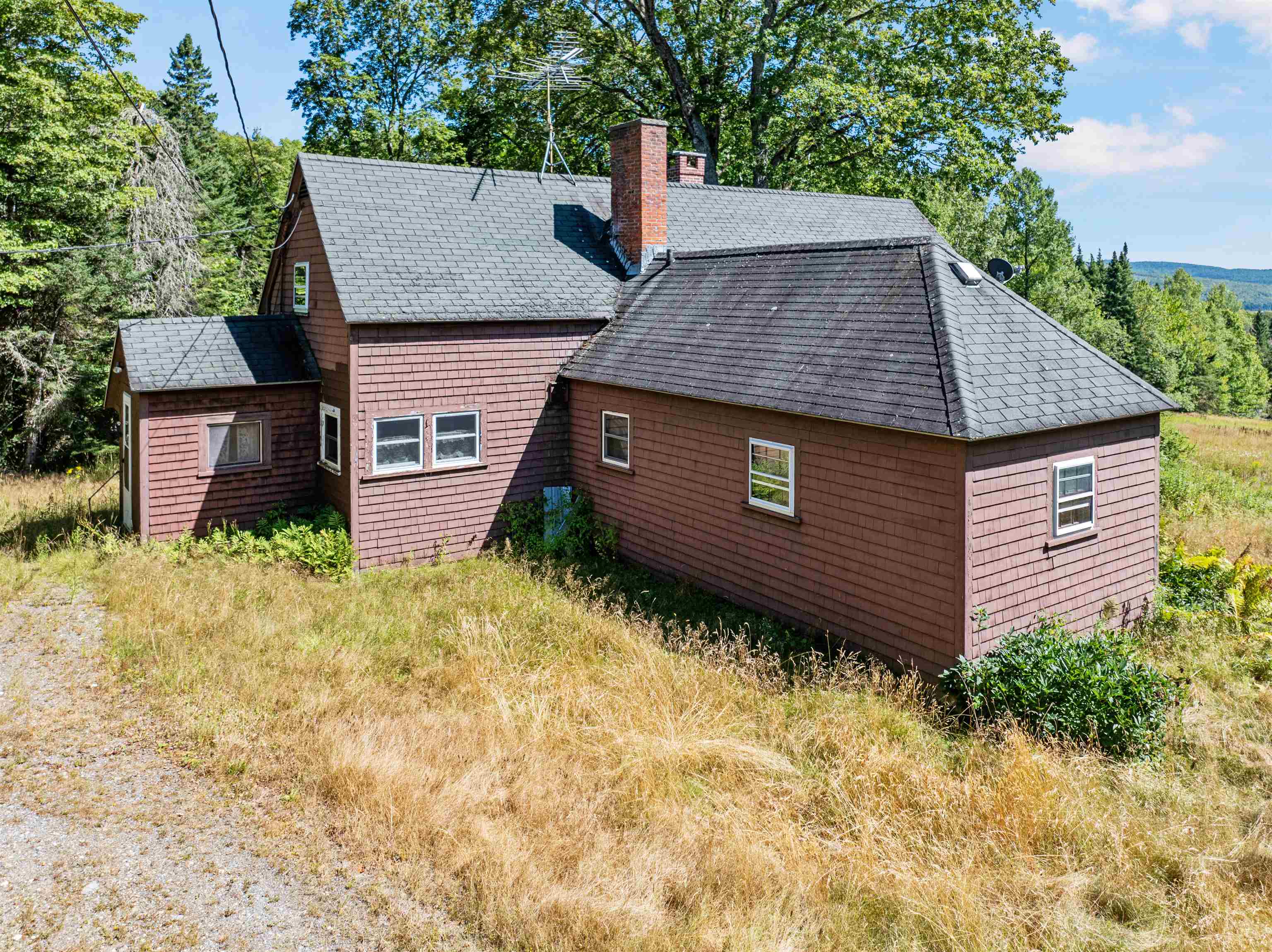 38 Lost Horizon Rd, Pittsburg, NH 03592