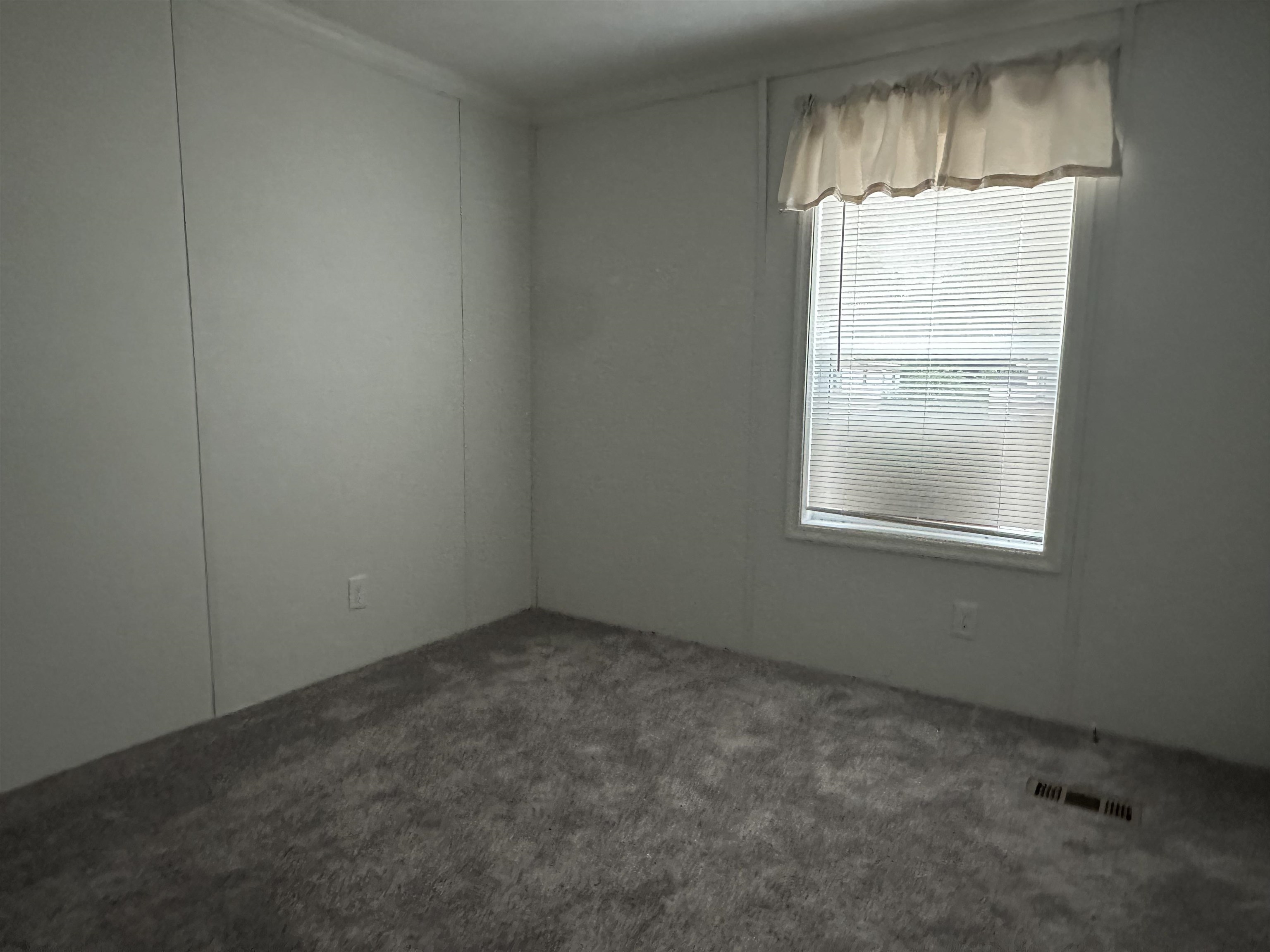 40 Pinyon Pl, Londonderry, NH 03053