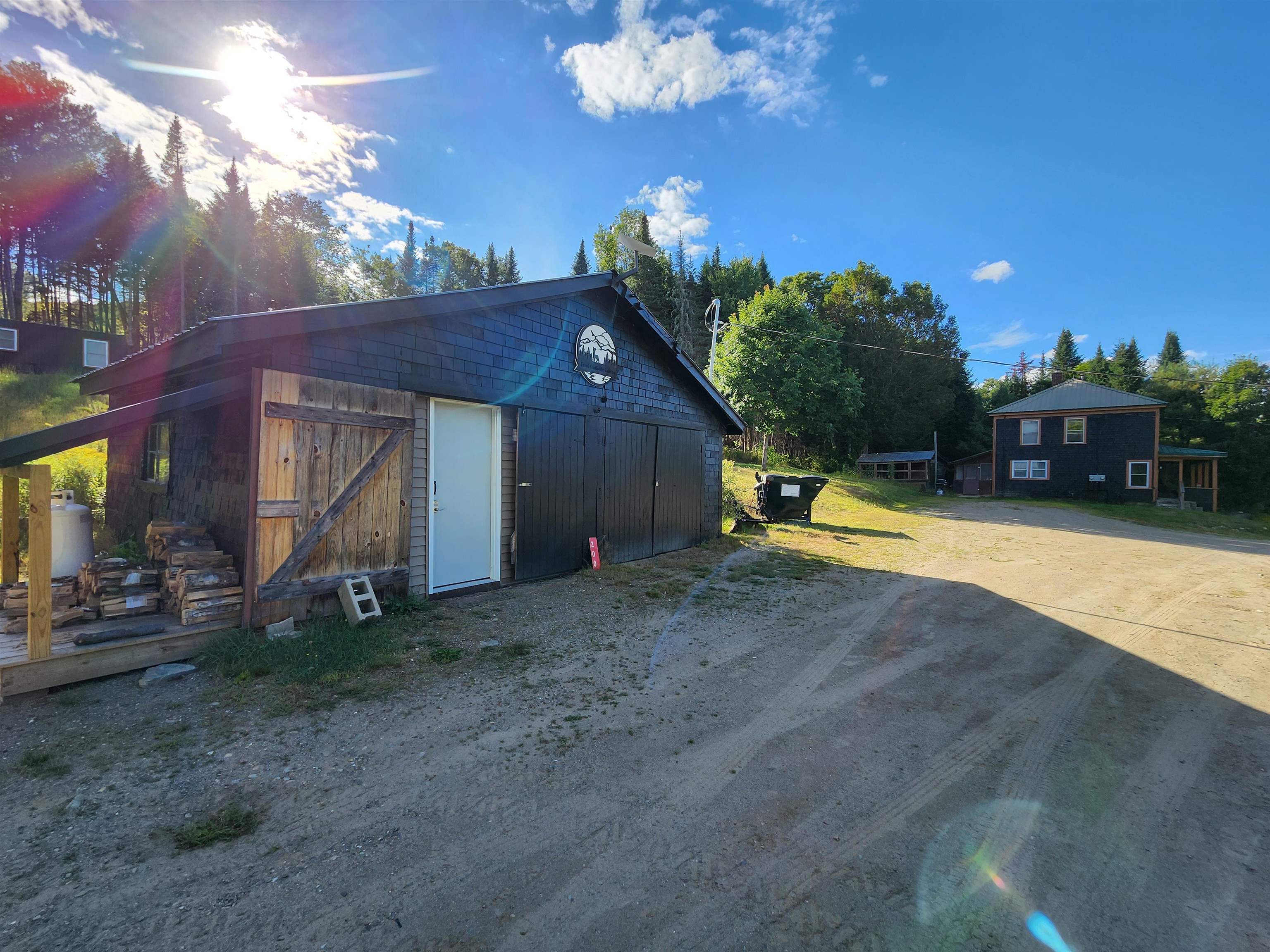 Photo 9 of 60