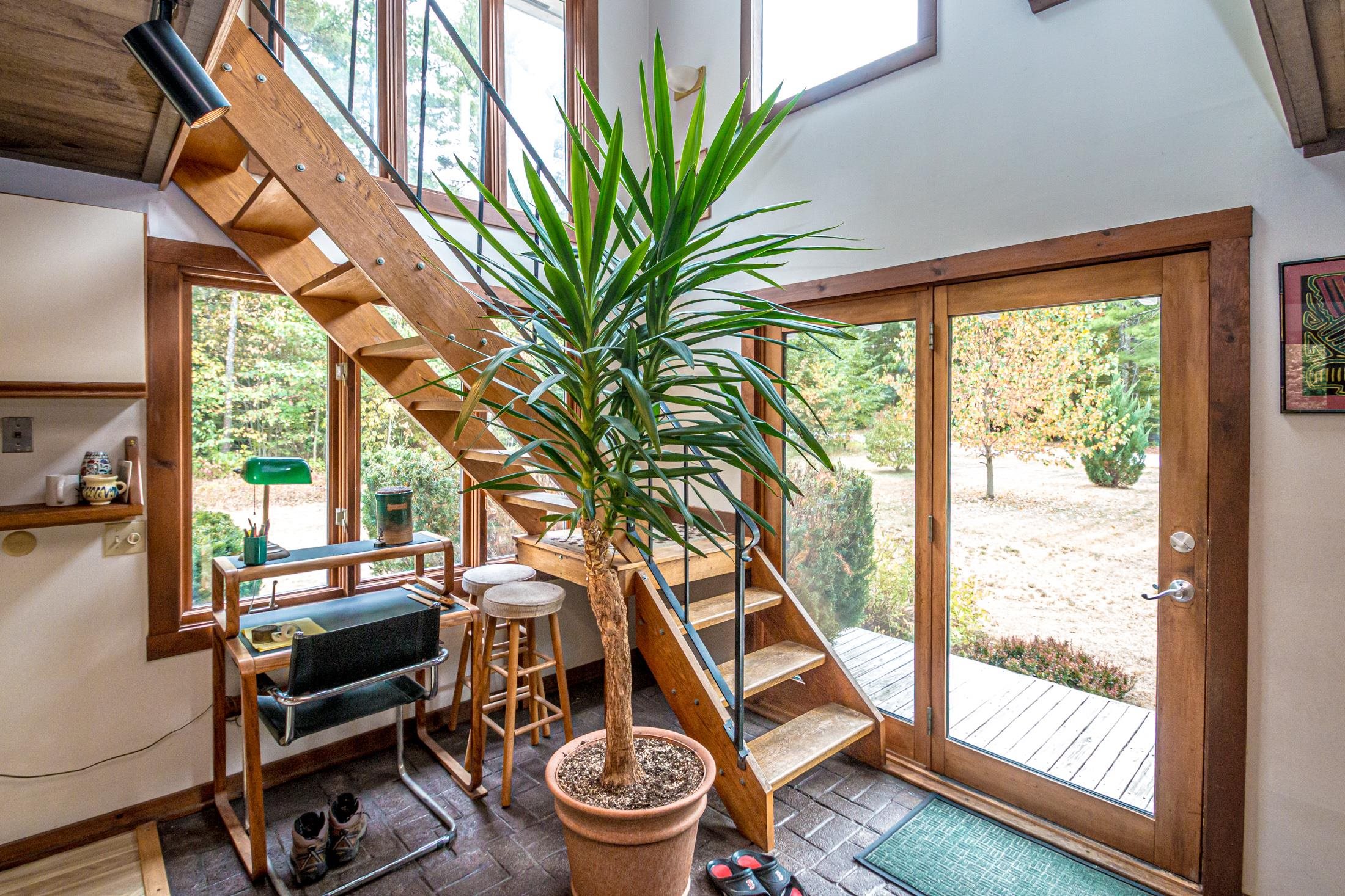 65 Westwind Dr, Conway, NH 03860