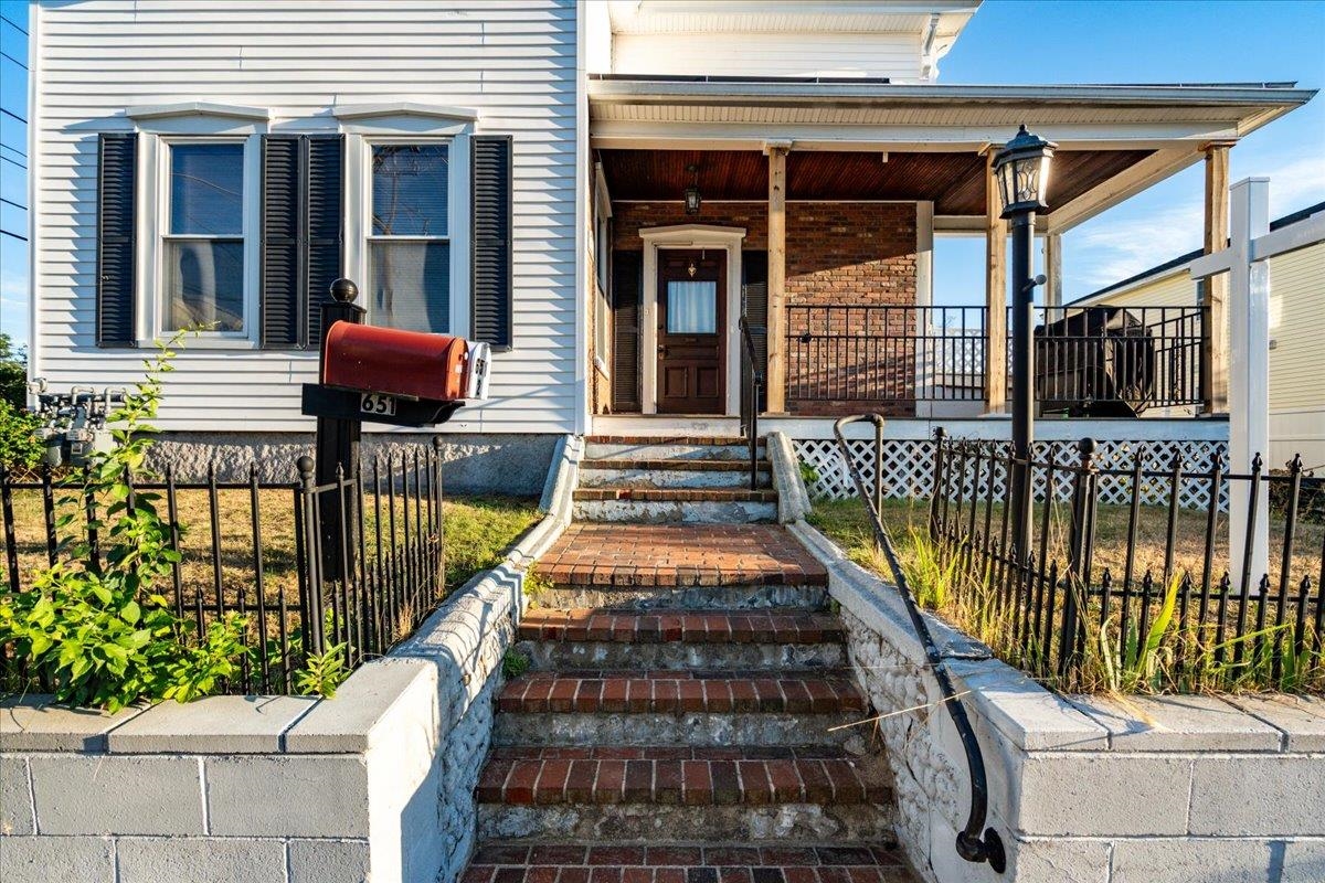 651 Summer St, Manchester, NH 03103
