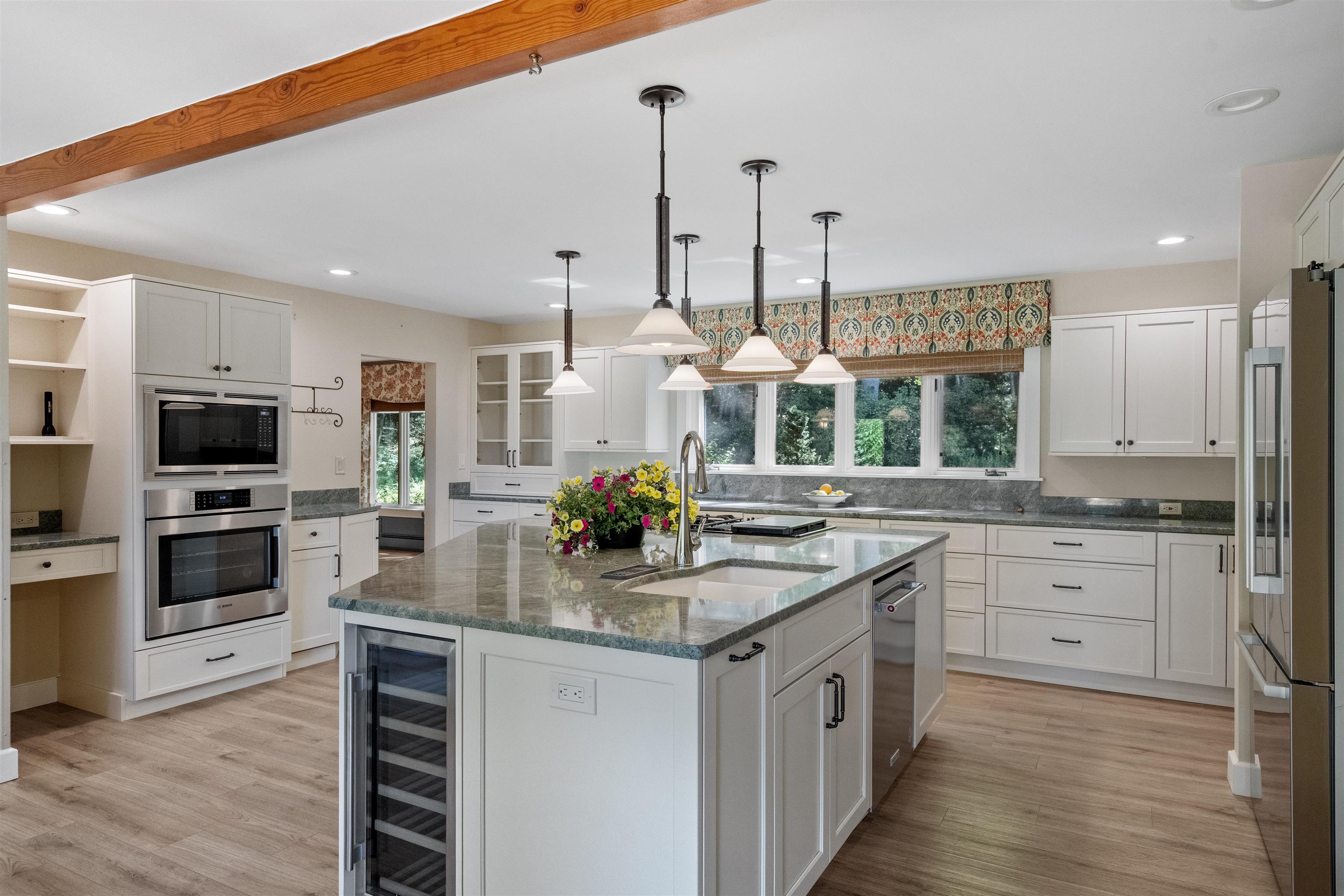 133 Sargent Rd, Holderness, NH 03245