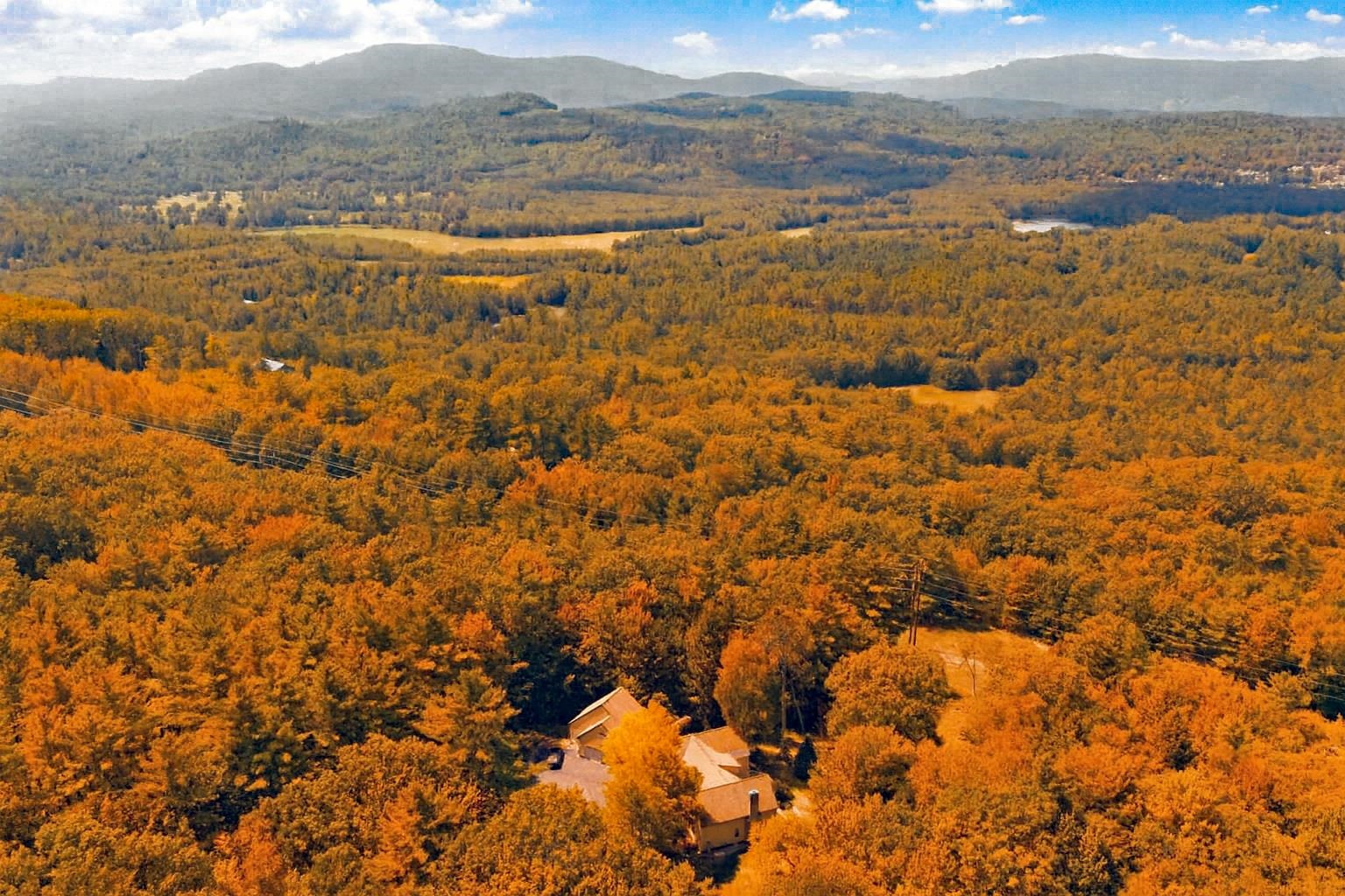 133 Sargent Rd, Holderness, NH 03245