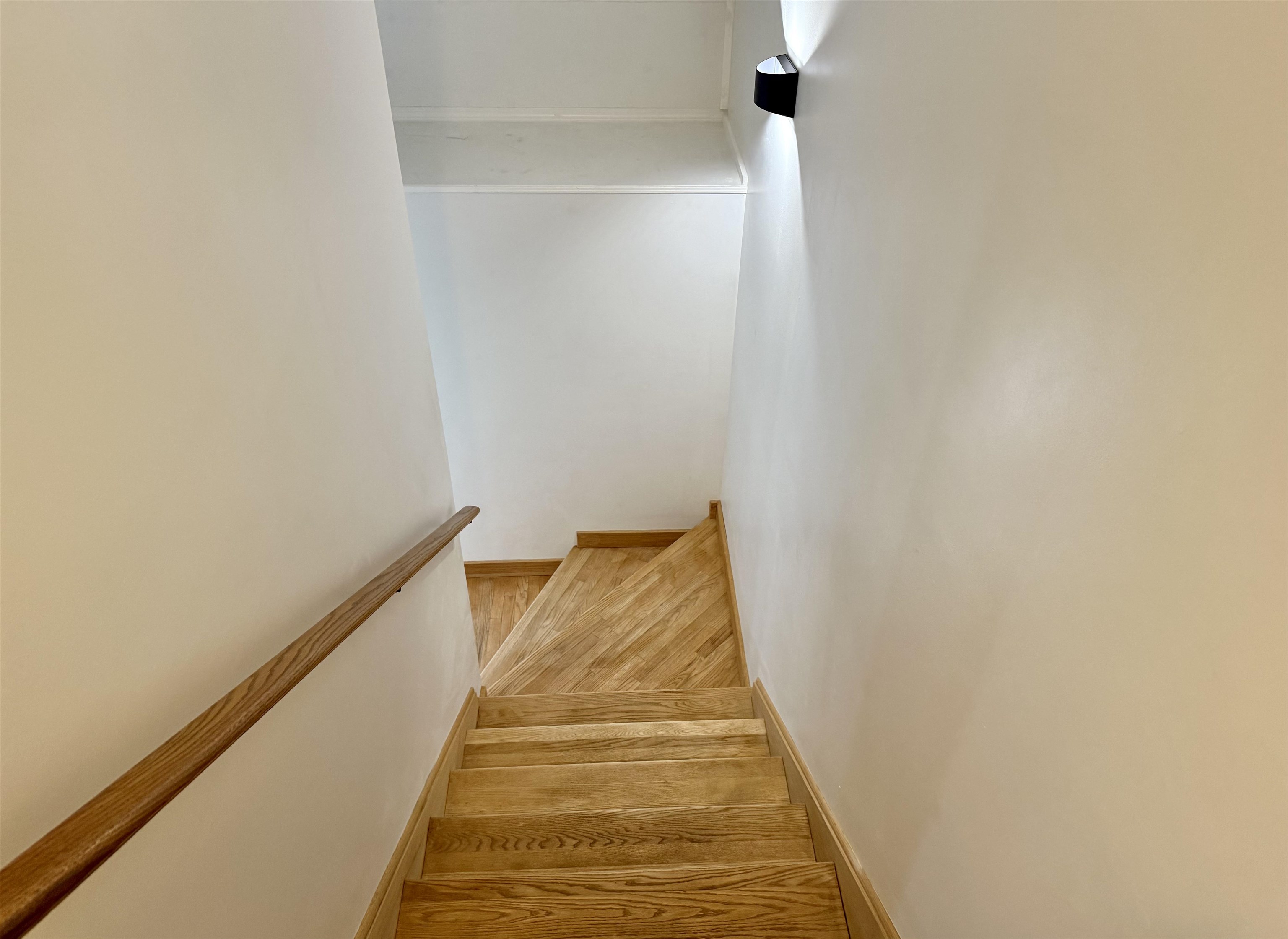 91 Lovering Rd, North Hampton, NH 03862