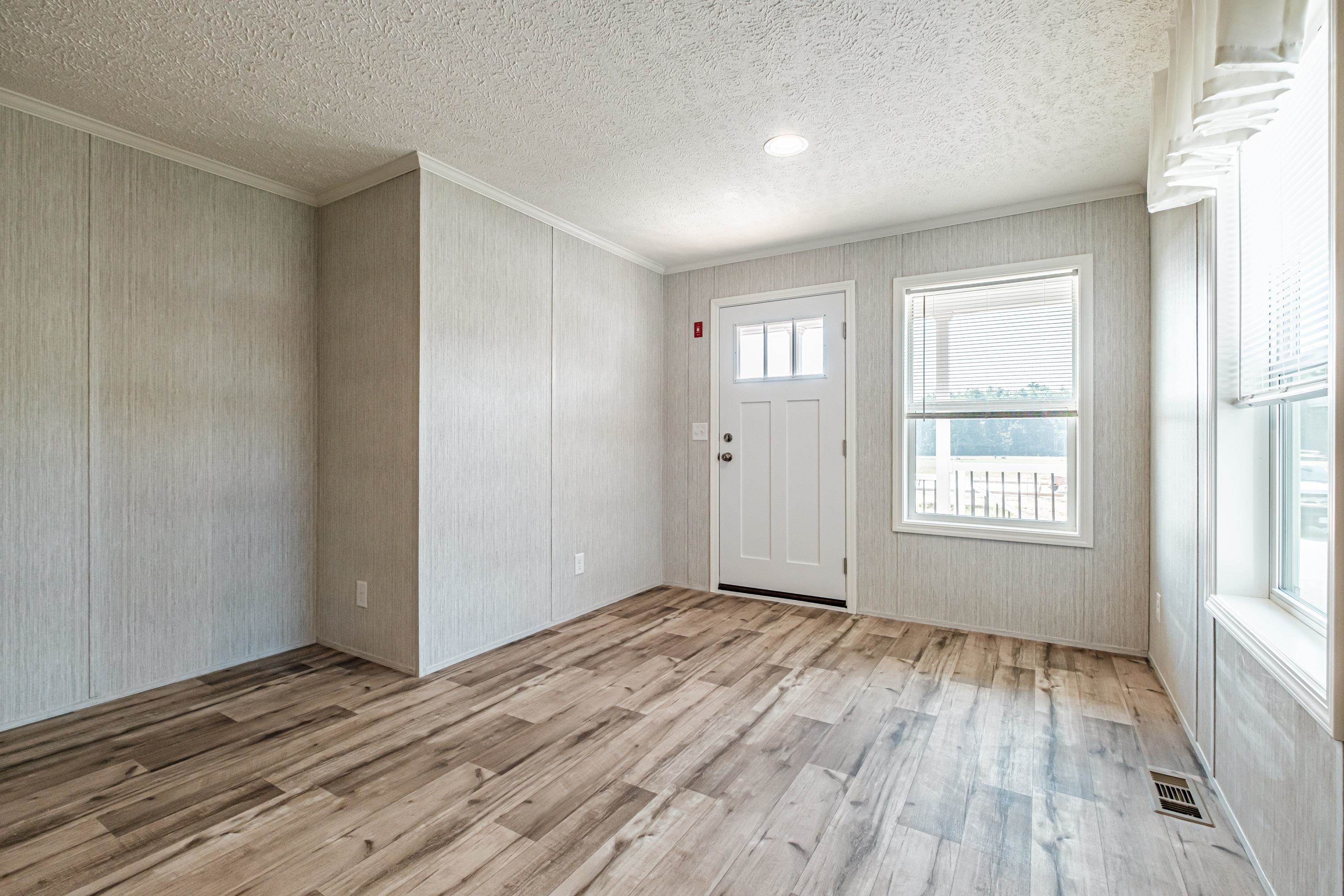 75 Diamondback Dr, Rochester, NH 03868