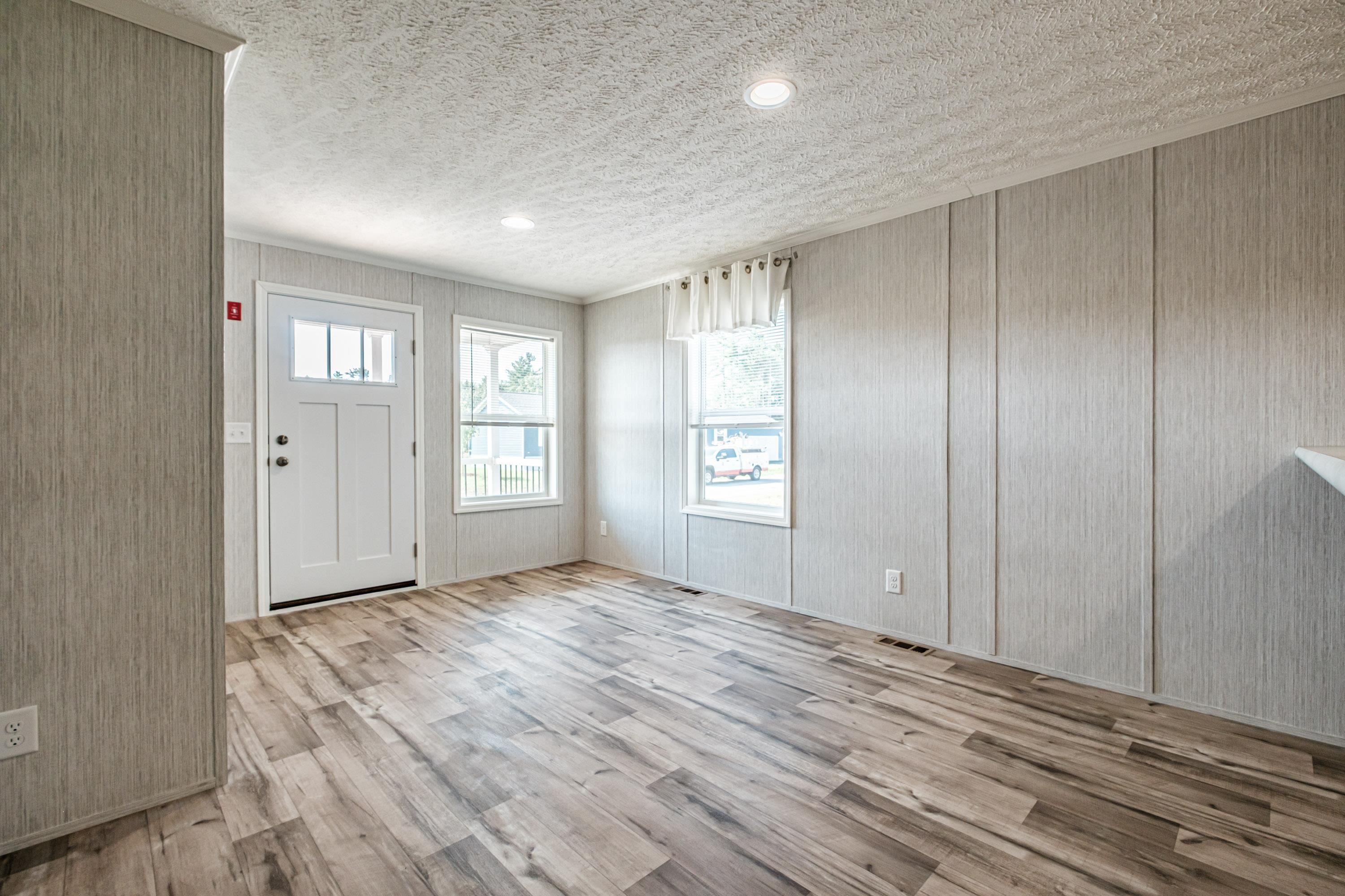 75 Diamondback Dr, Rochester, NH 03868