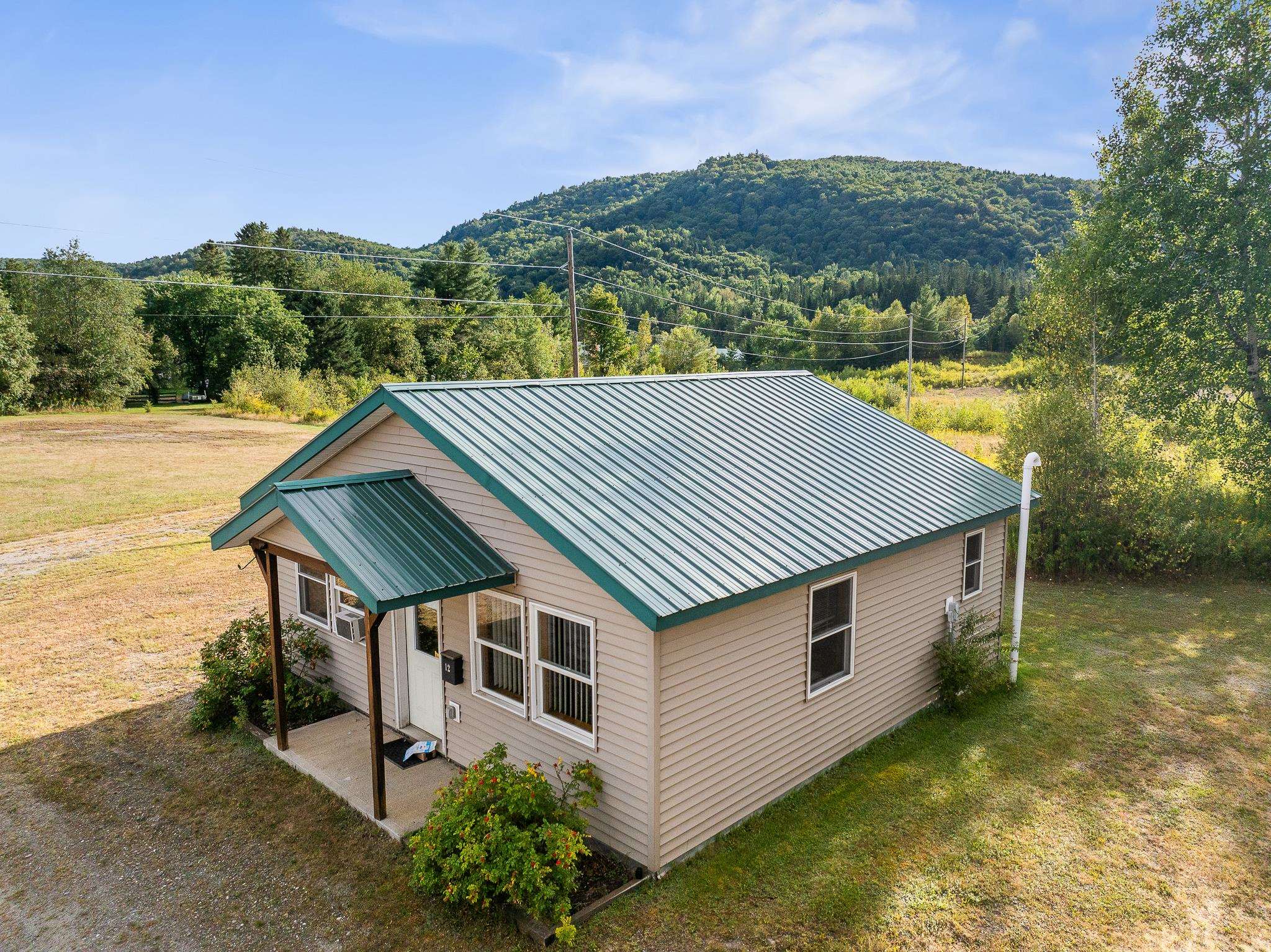 12 River Rd, Clarksville, NH 03592