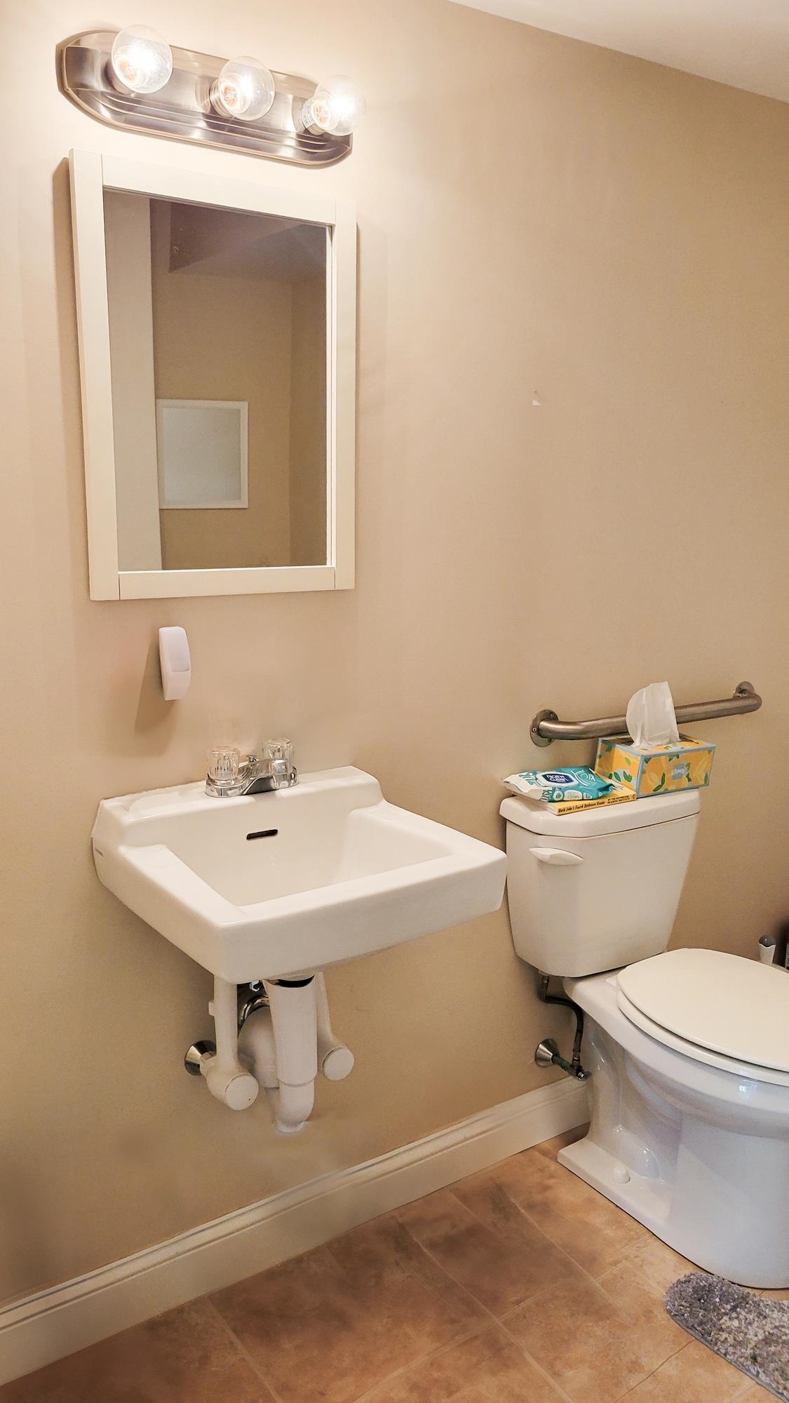 3 Patriot Dr, Dover, NH 03820