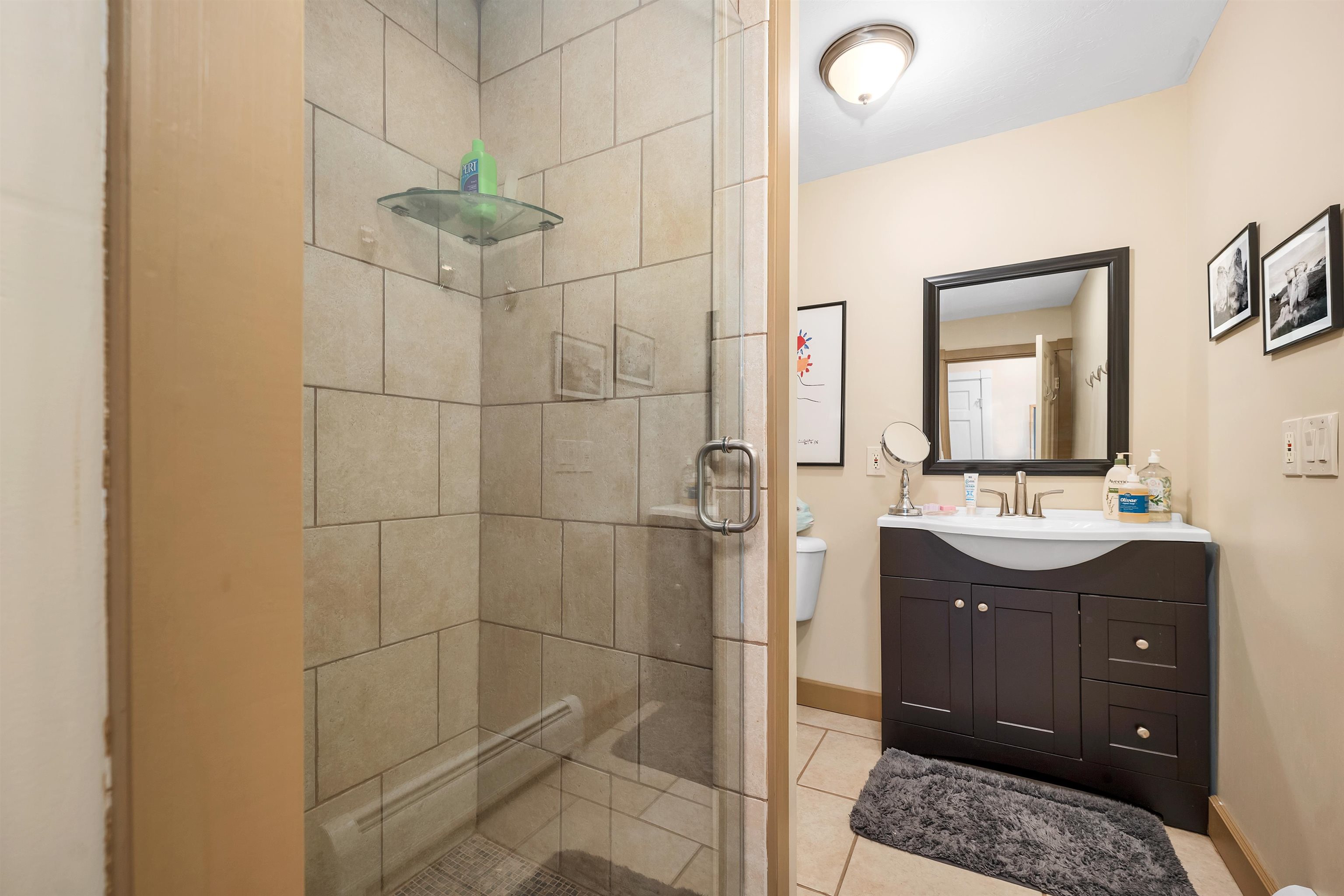 2nd bath,  3/4 with tiled shower