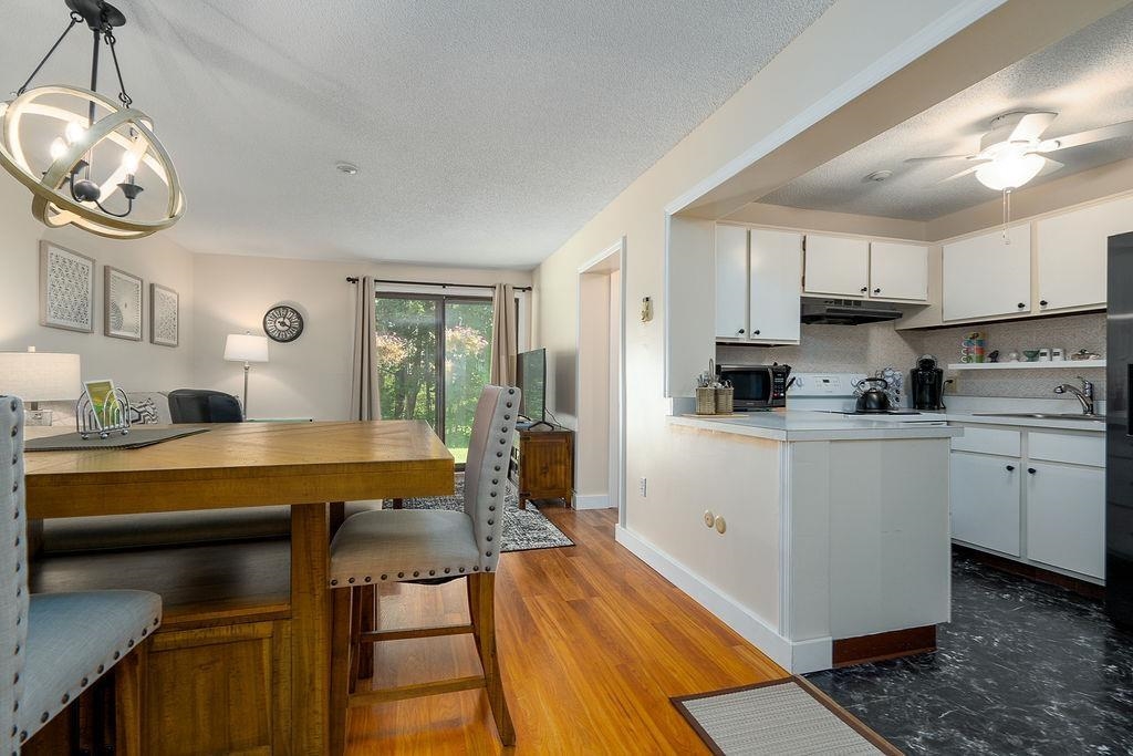 9 Treetop Circle — photo 3