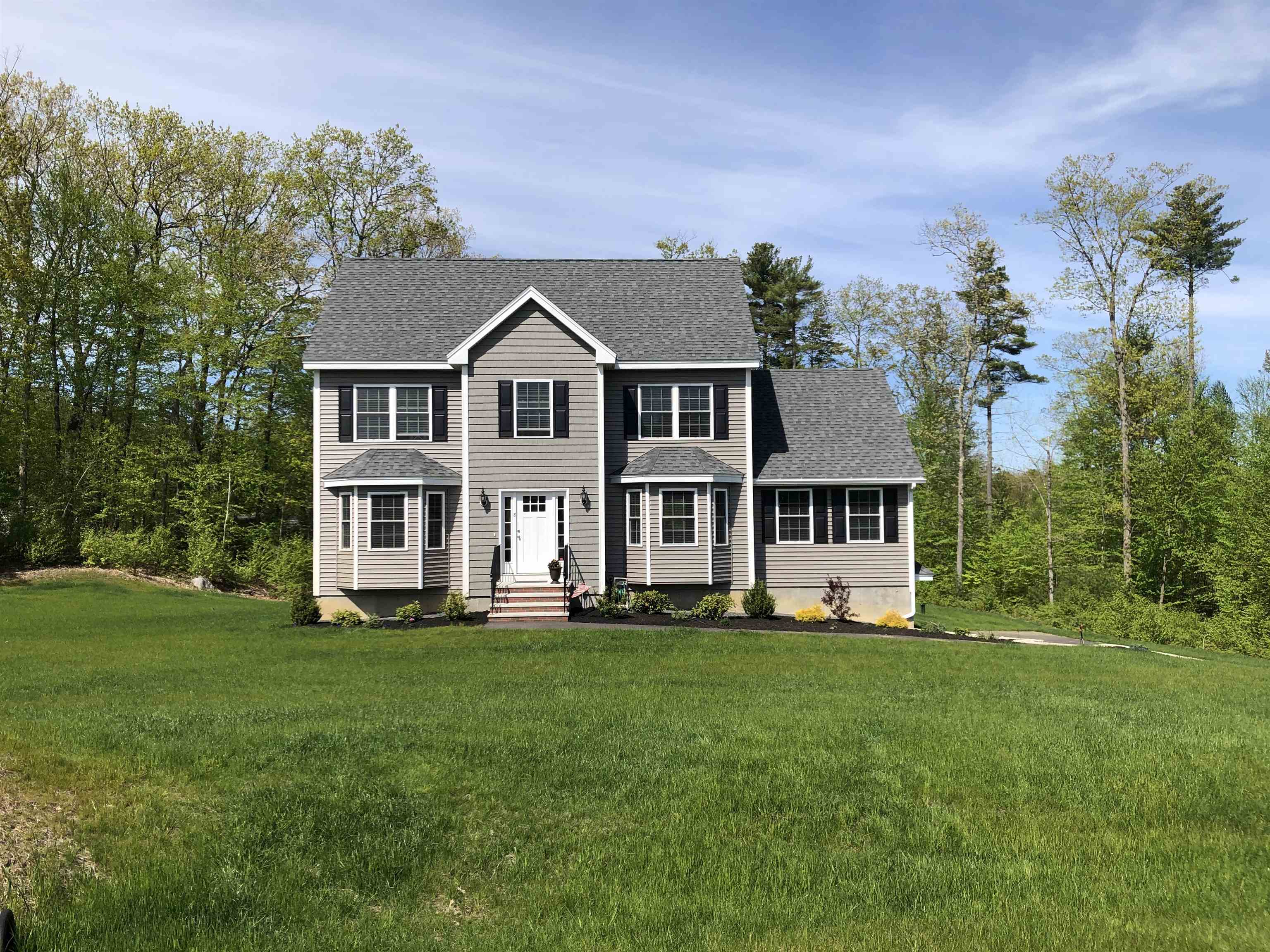 17 Blaisdell Ct, Raymond, NH 03077
