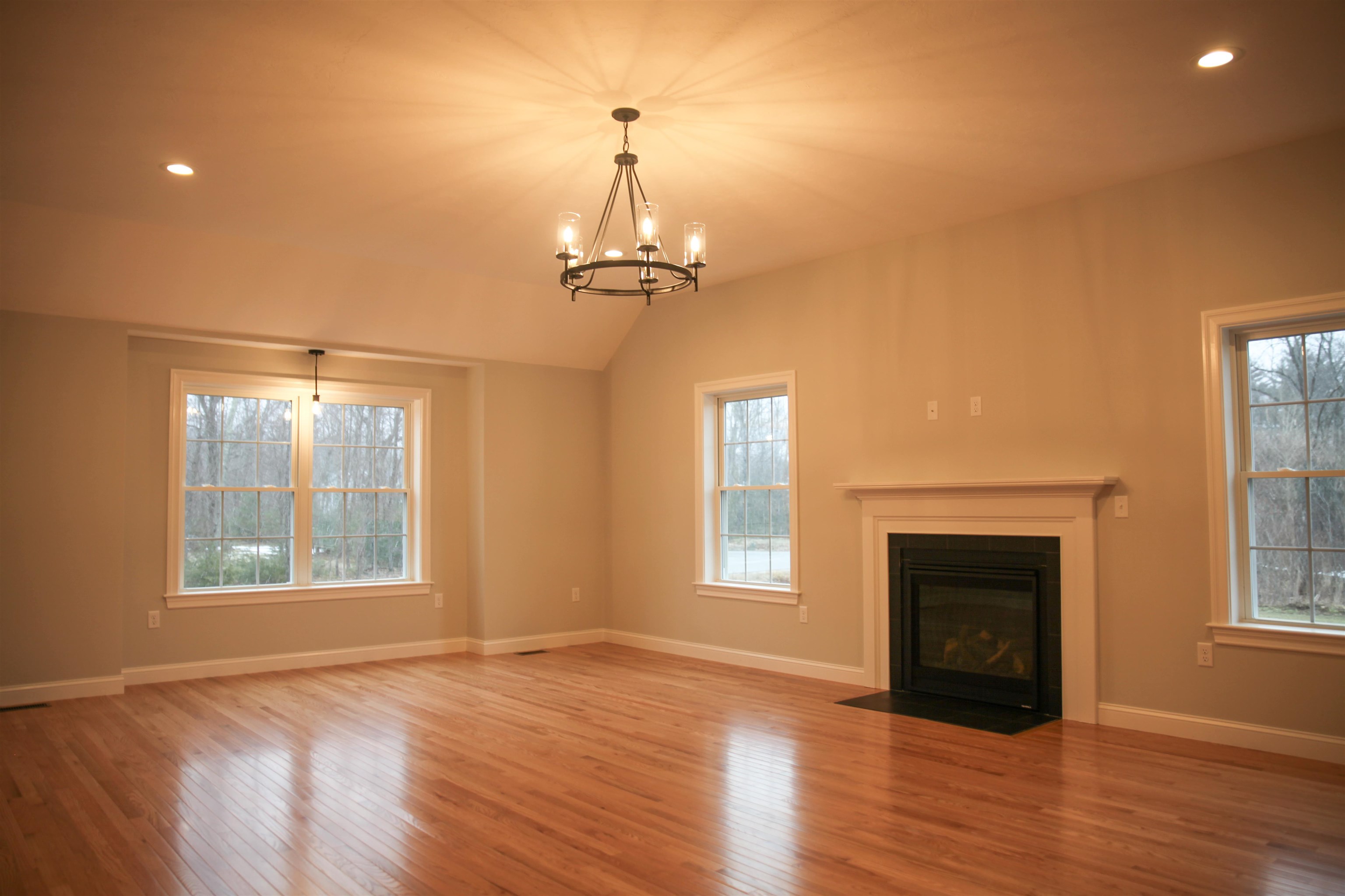 17 Blaisdell Ct, Raymond, NH 03077