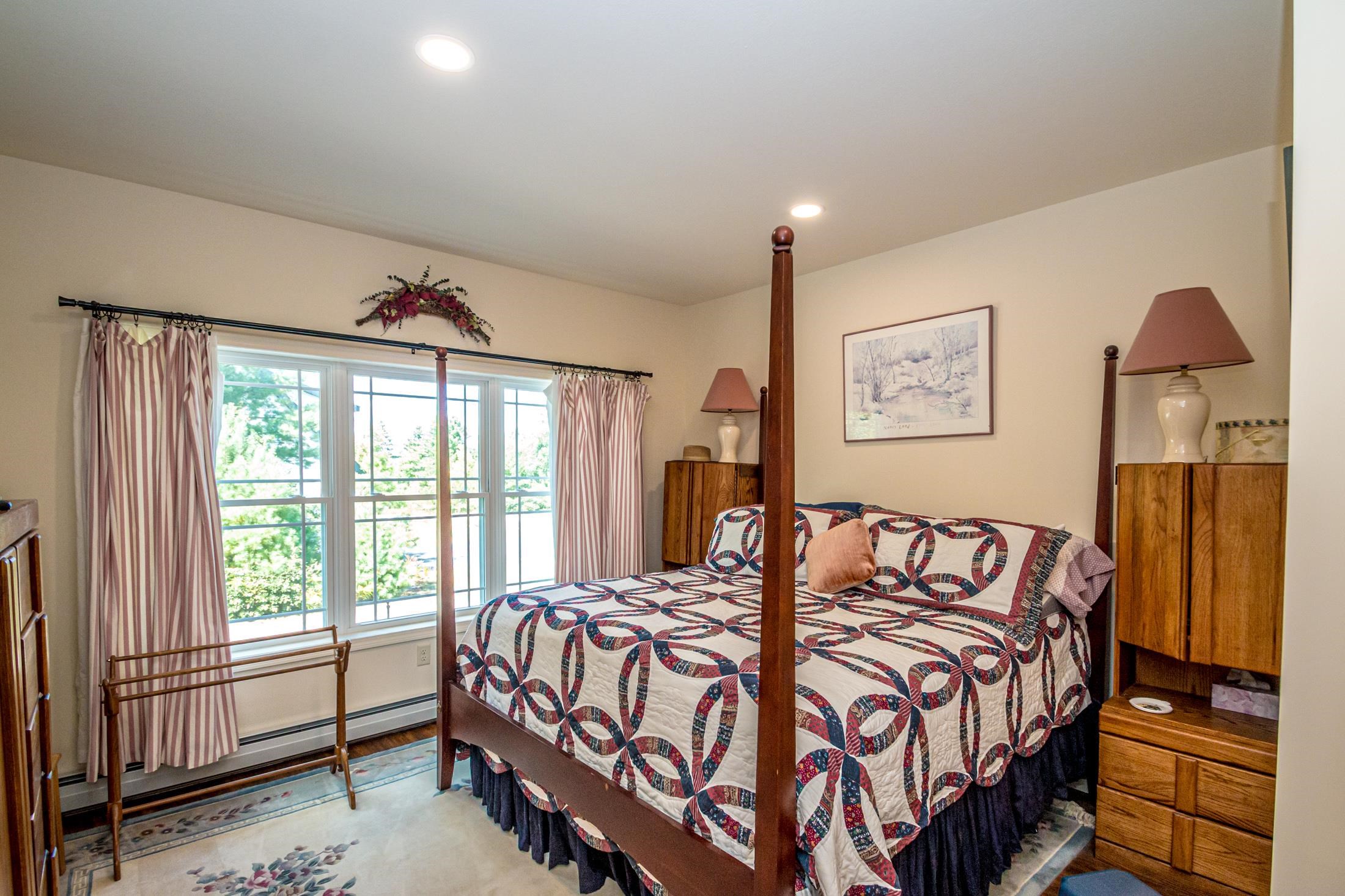 106 Pemigewasset Dr, Conway, NH 03813