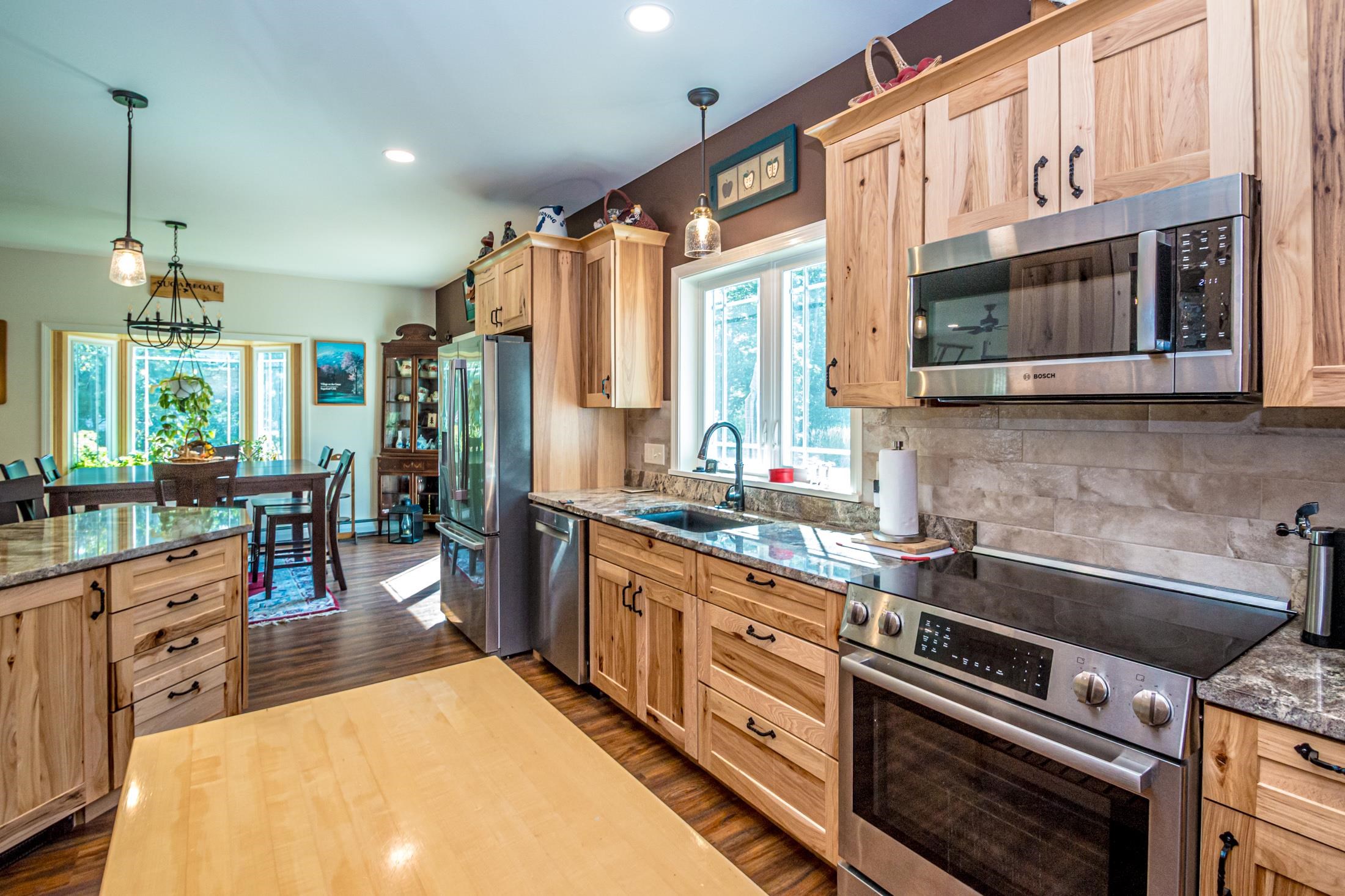 106 Pemigewasset Dr, Conway, NH 03813