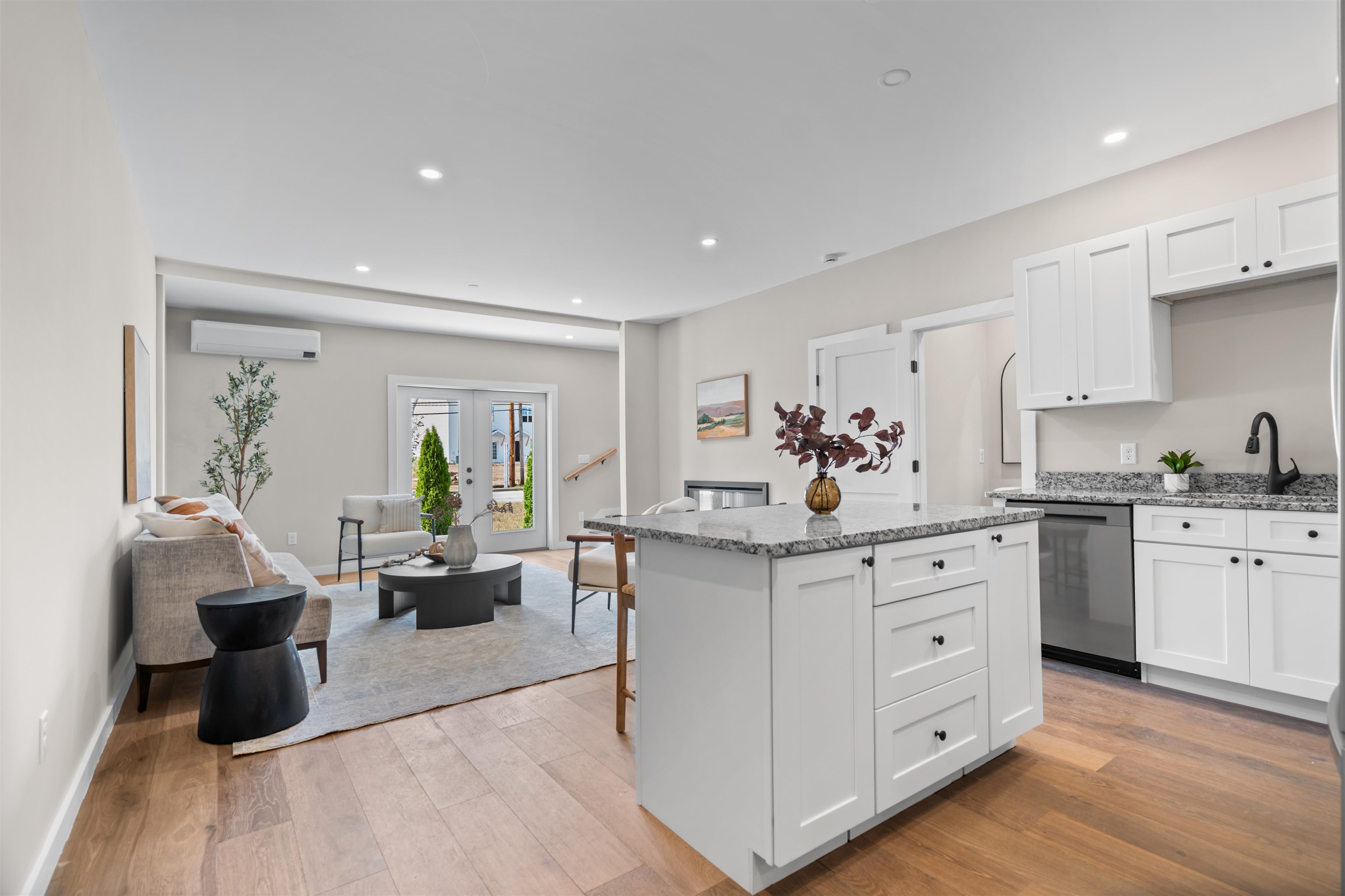 4 Tanager Cir, Concord, NH 03301