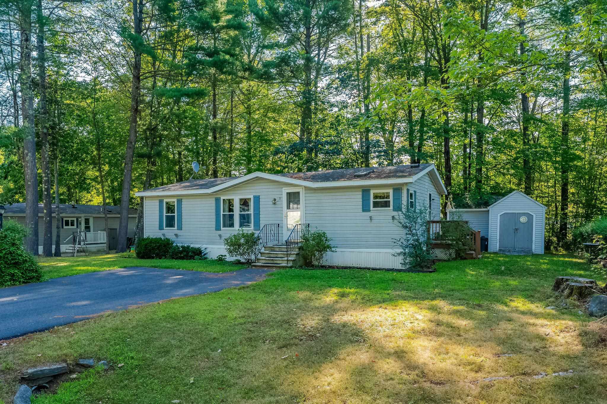 10 York Ct, Rochester, NH 03868