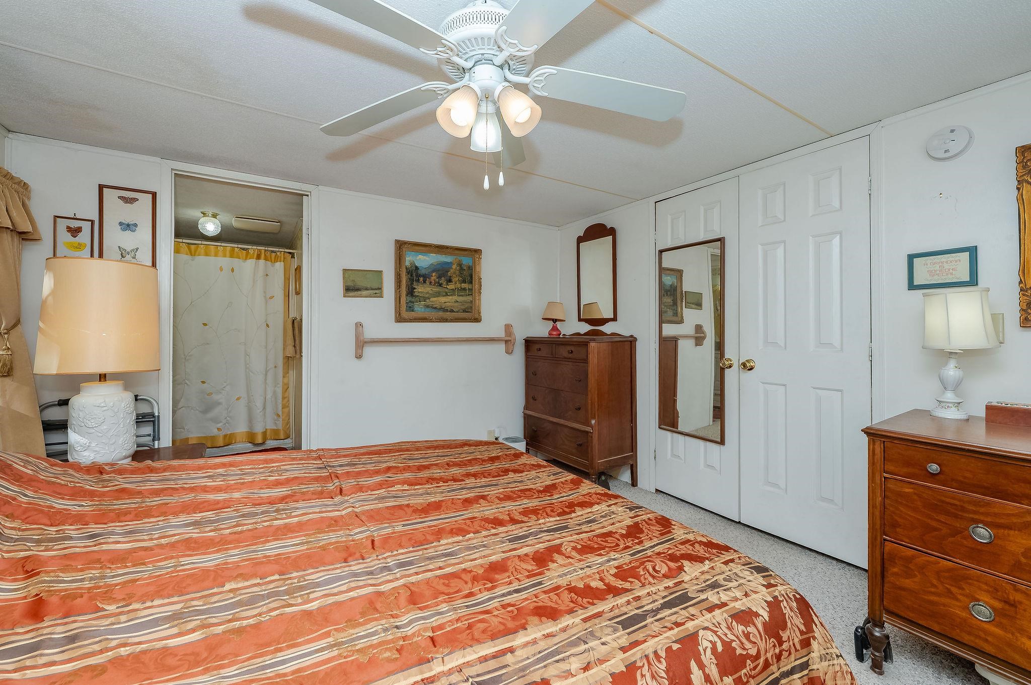 10 York Ct, Rochester, NH 03868