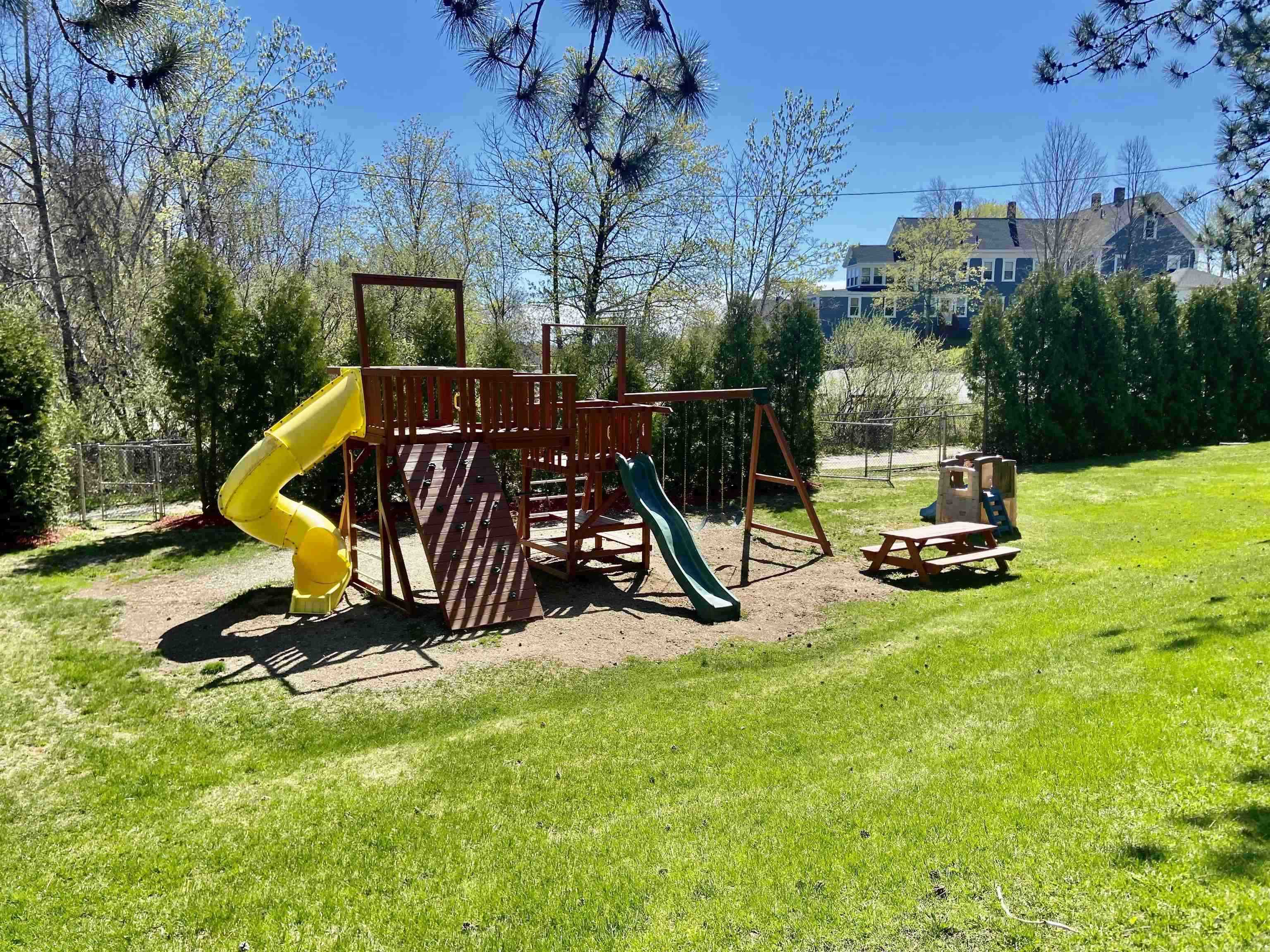 75 Treetop Cir, Laconia, NH 03246