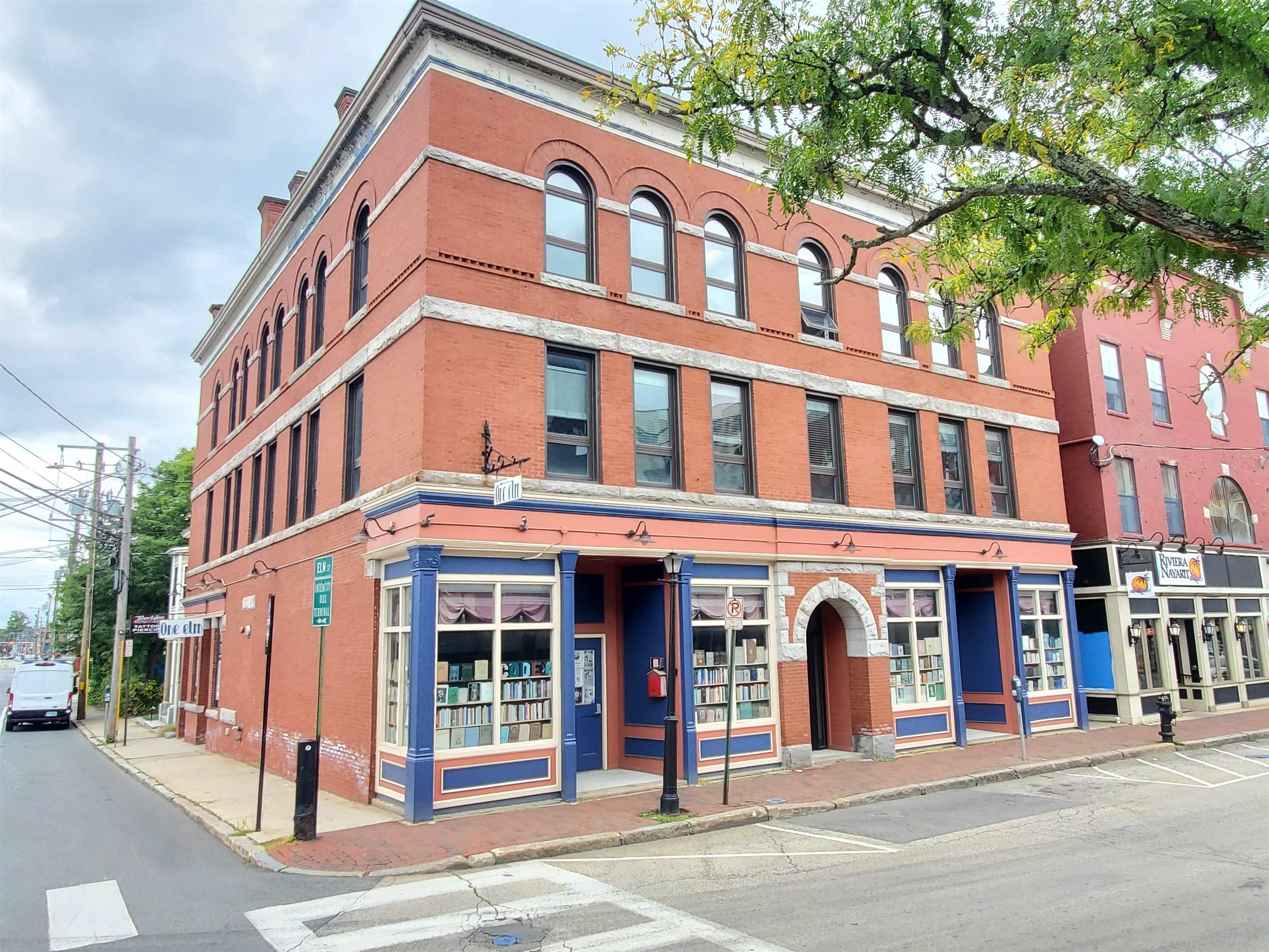 1 Elm St #303, Nashua, NH 03060