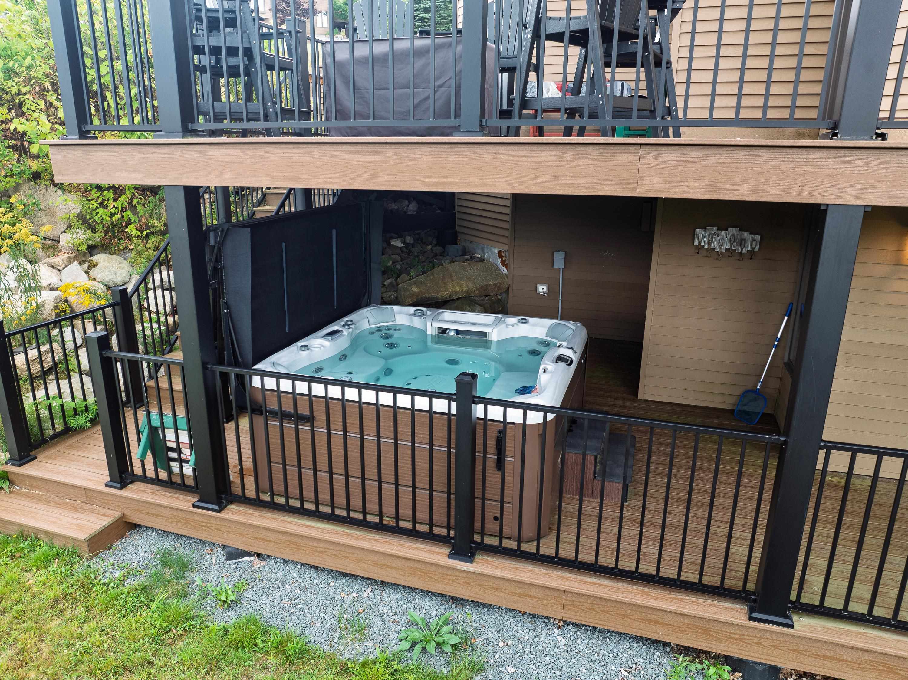 305 Crawford Ridge Rd, Carroll, NH 03575