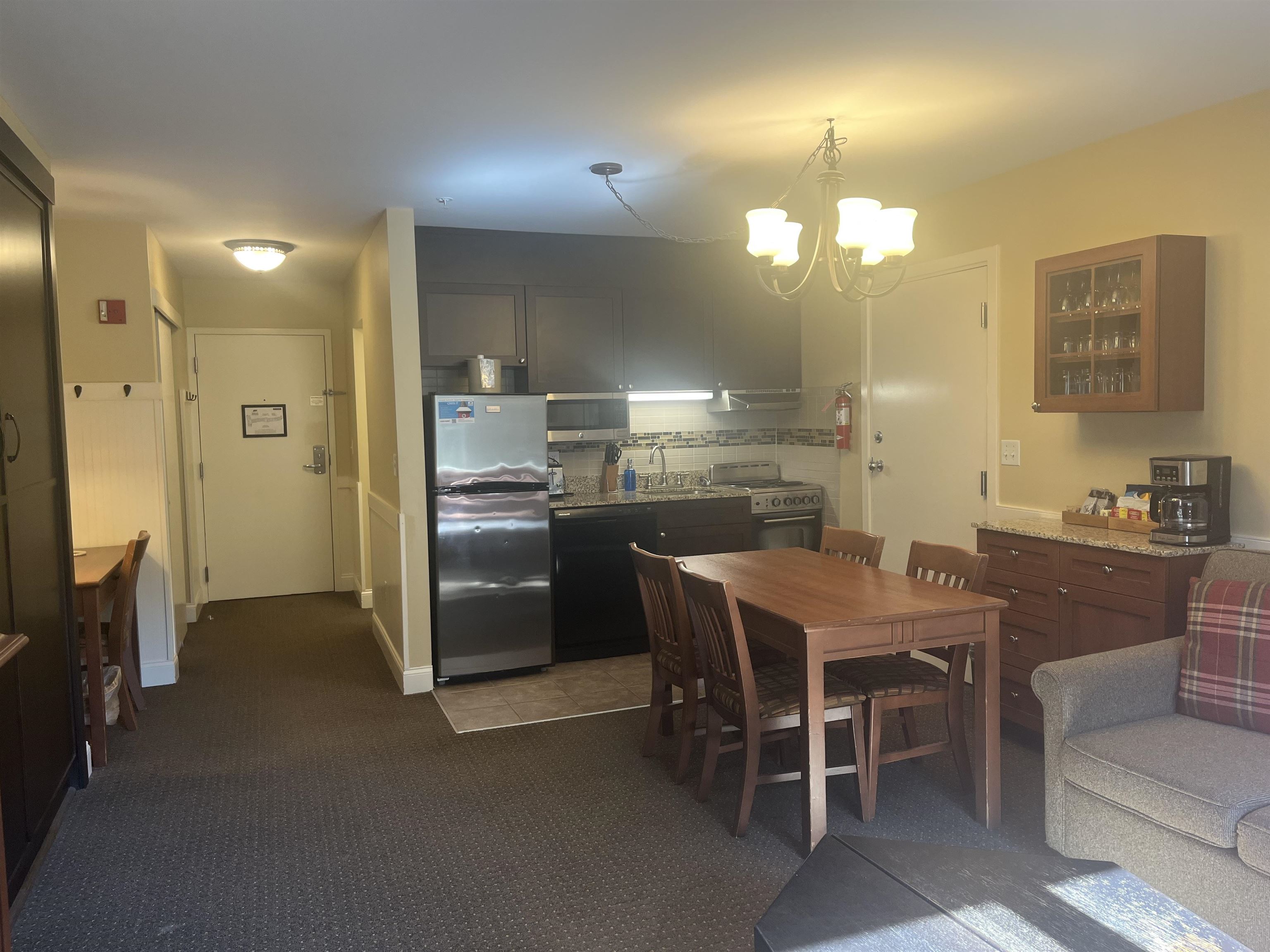 249/251 Qtr 3 Grand Summit Way