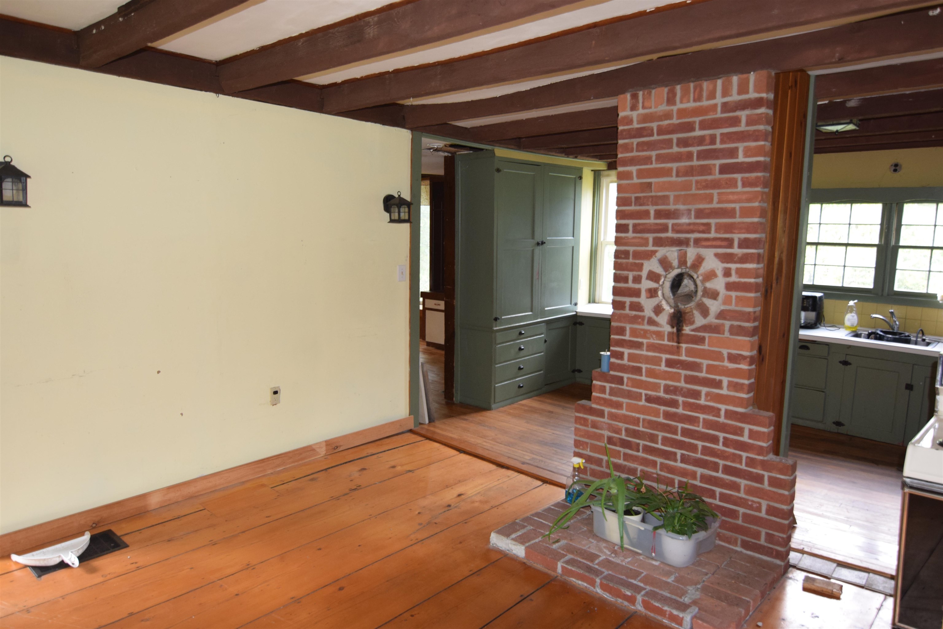 295 East Mountain Rd, Newport, NH 03773