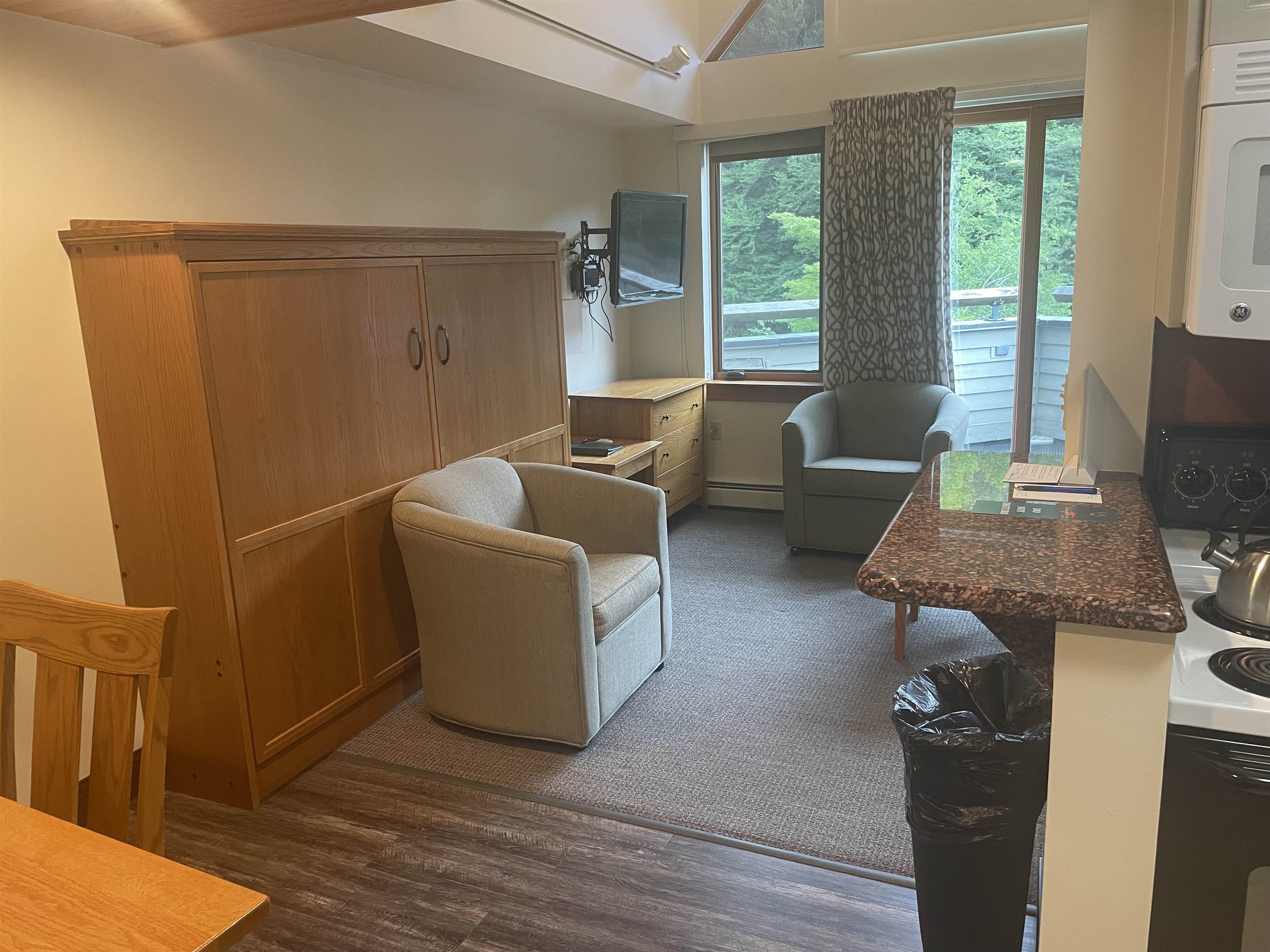 90 Loon Mountain Rd, Lincoln, NH 03251