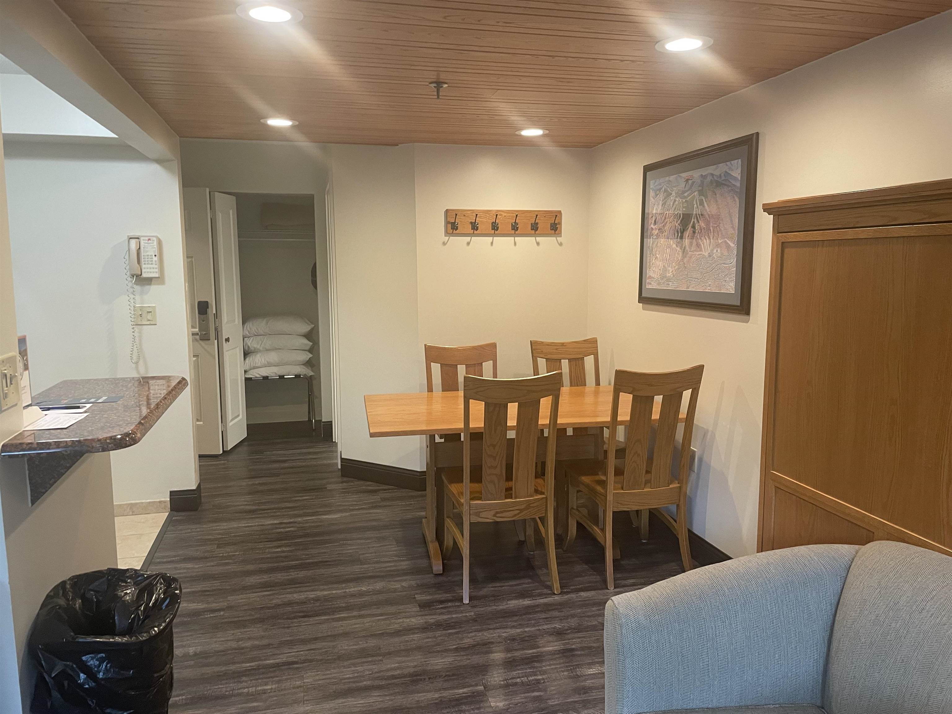 90 Loon Mountain Rd, Lincoln, NH 03251