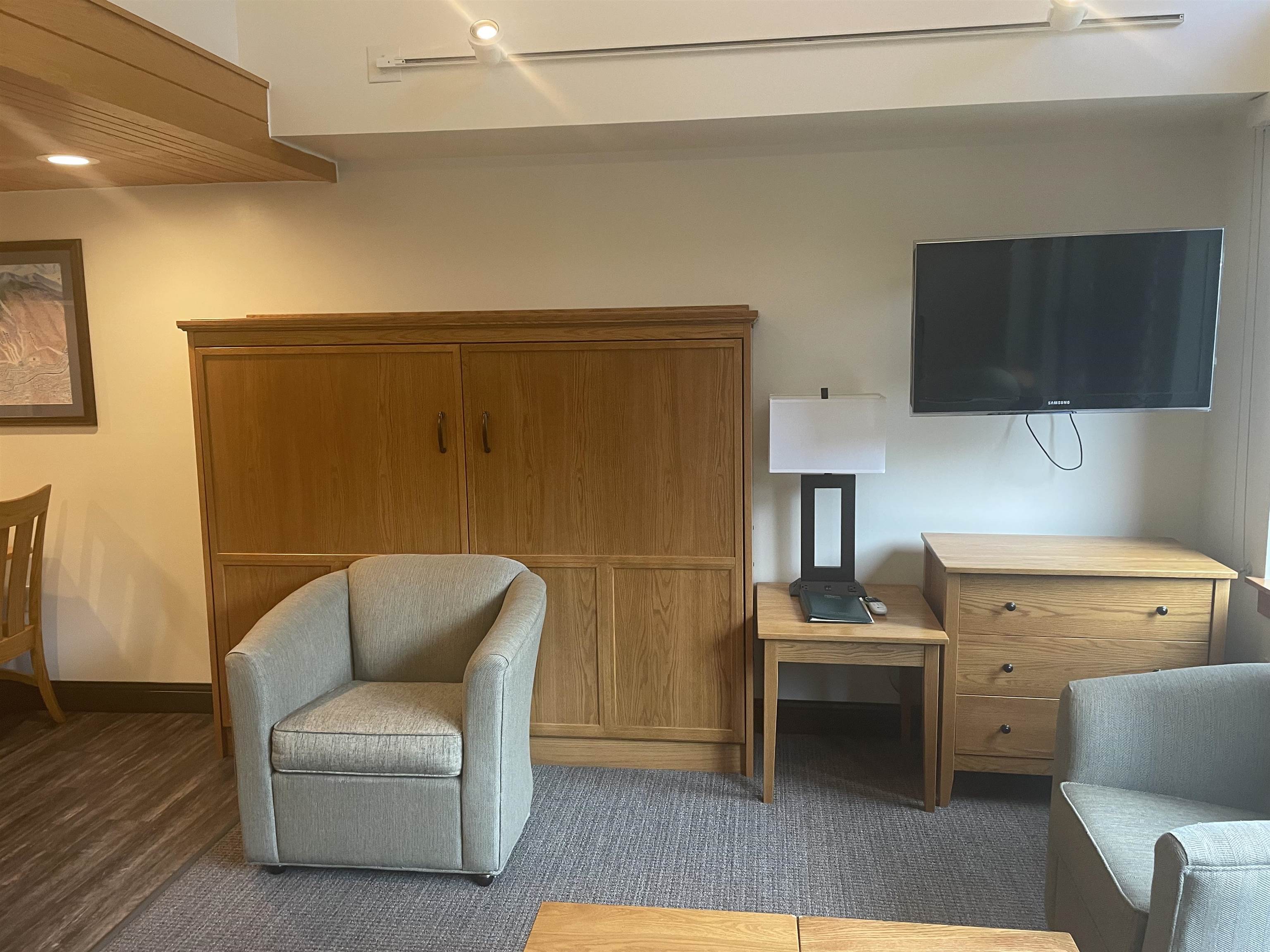 90 Loon Mountain Rd, Lincoln, NH 03251