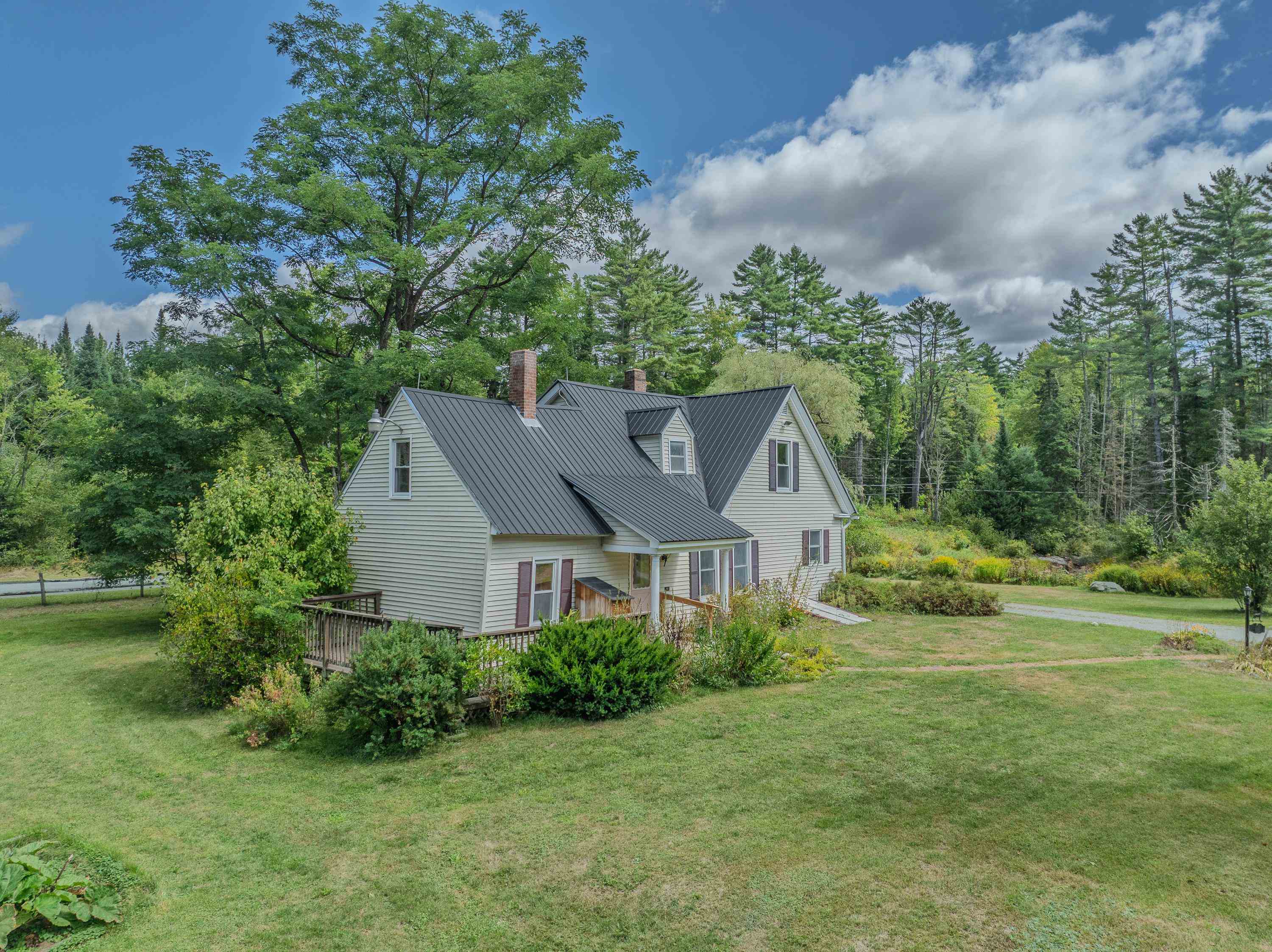 921 Old Waterford Rd, Littleton, NH 03561