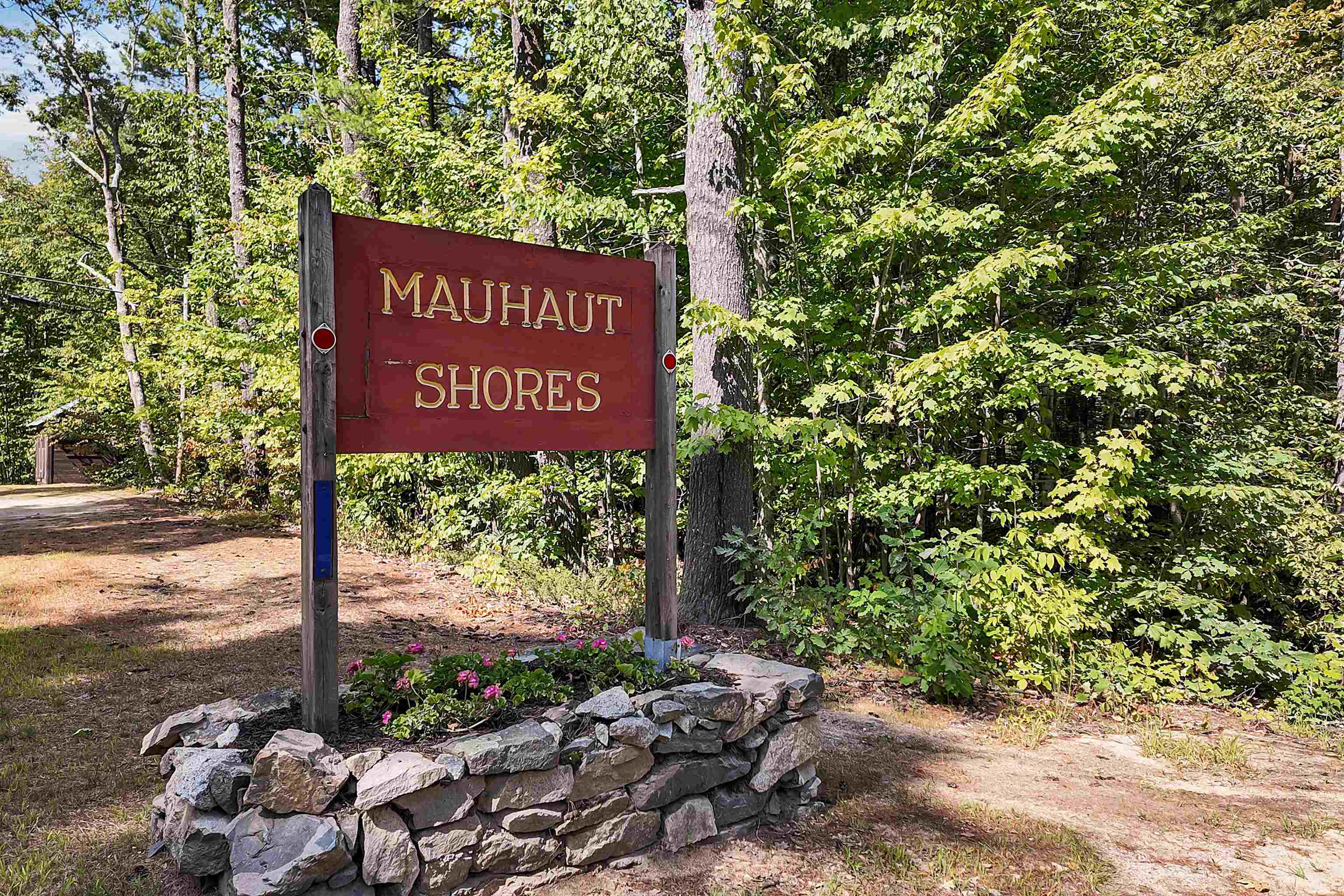 Mauhaut Shores entrance