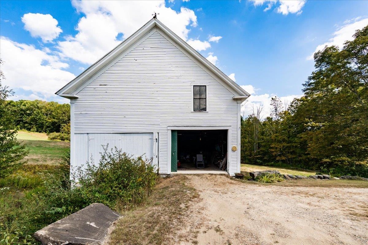 22 Abberton Rd, Canterbury, NH 03224