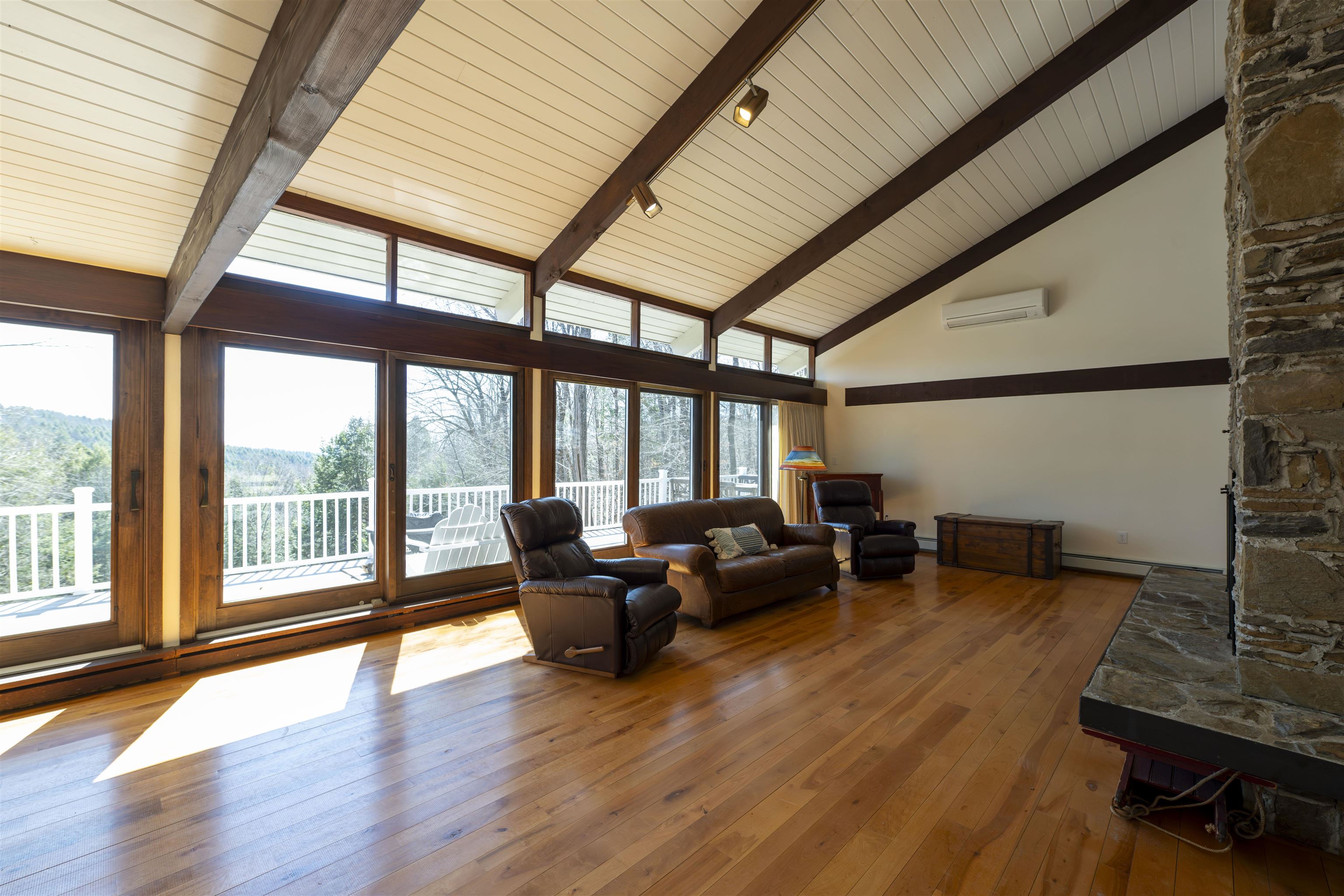 Photo 4 of Single family home for sale at 1877 Willard Rd, Hartford, VT 05059 | MLS# 5060983 | Listing updated on 2026-09-14