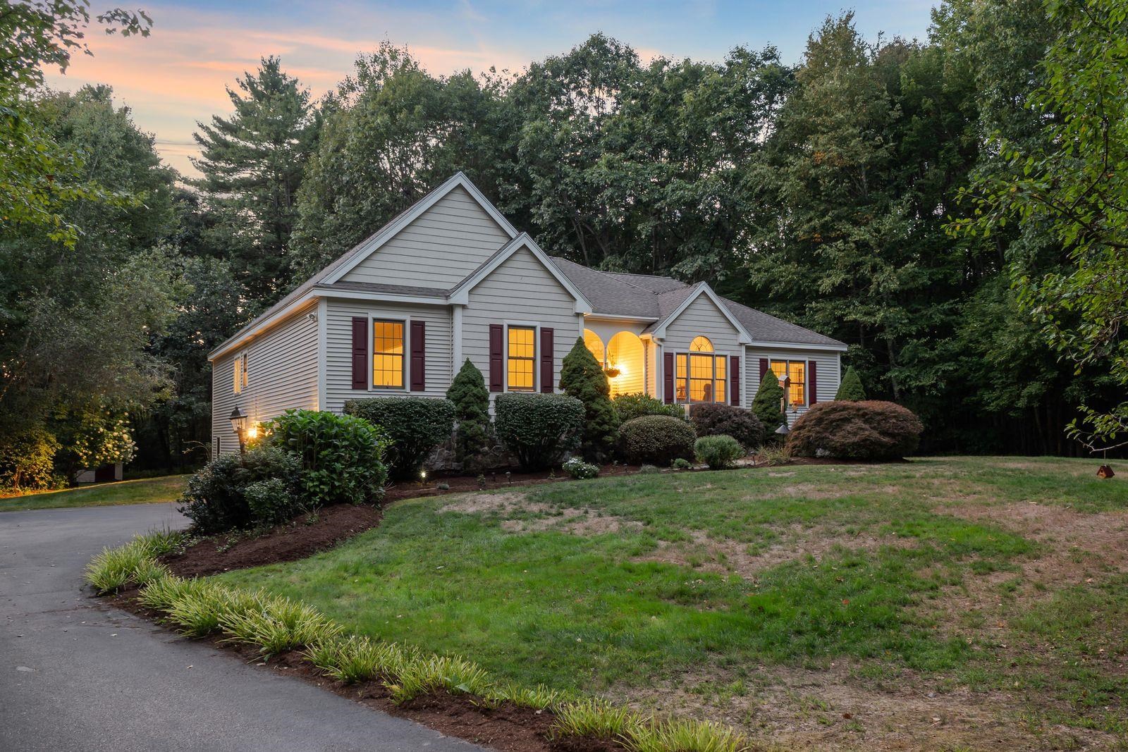 12 Parshley Ln, Brentwood, NH 03833