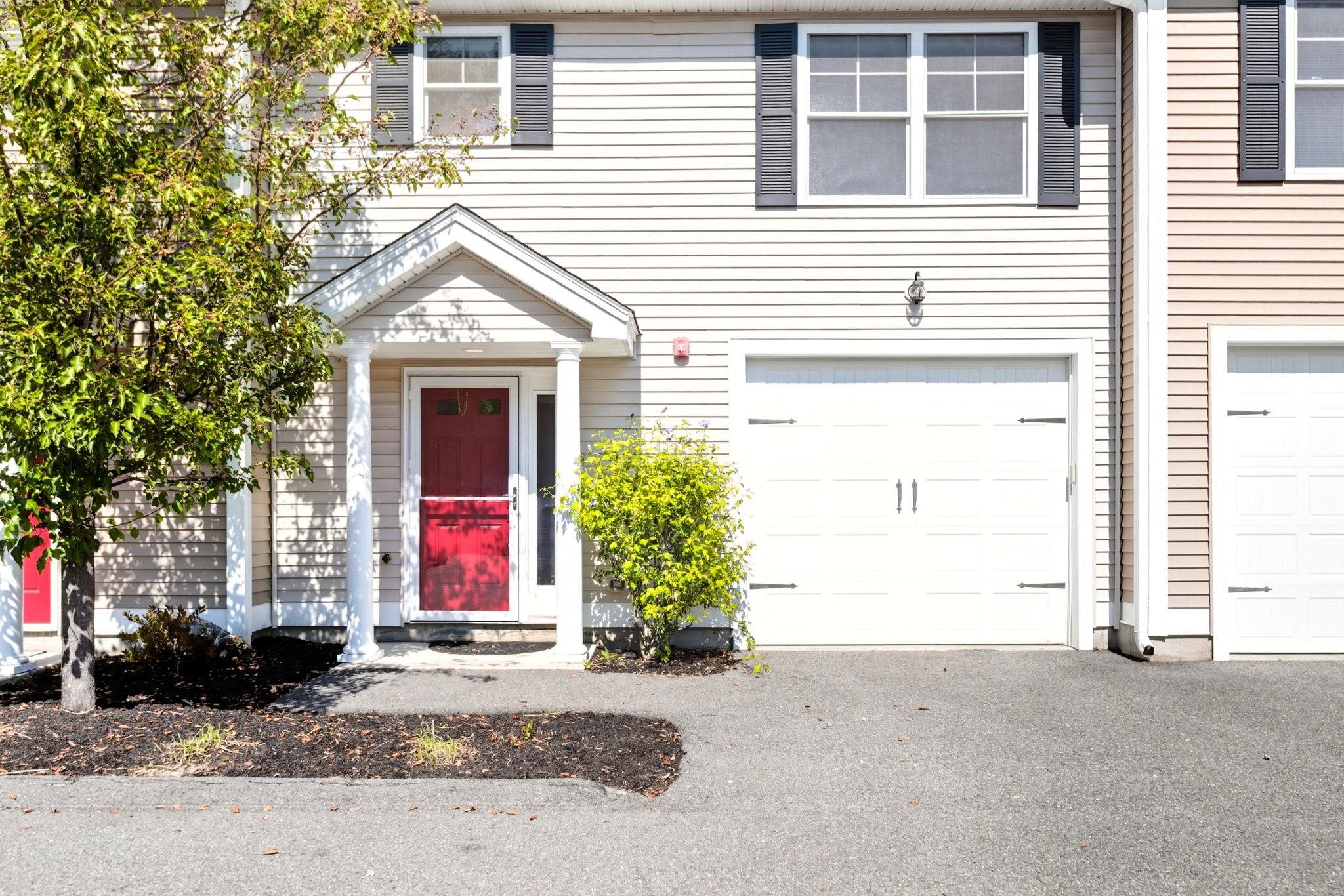 75 Deerwood Dr, Nashua, NH 03063