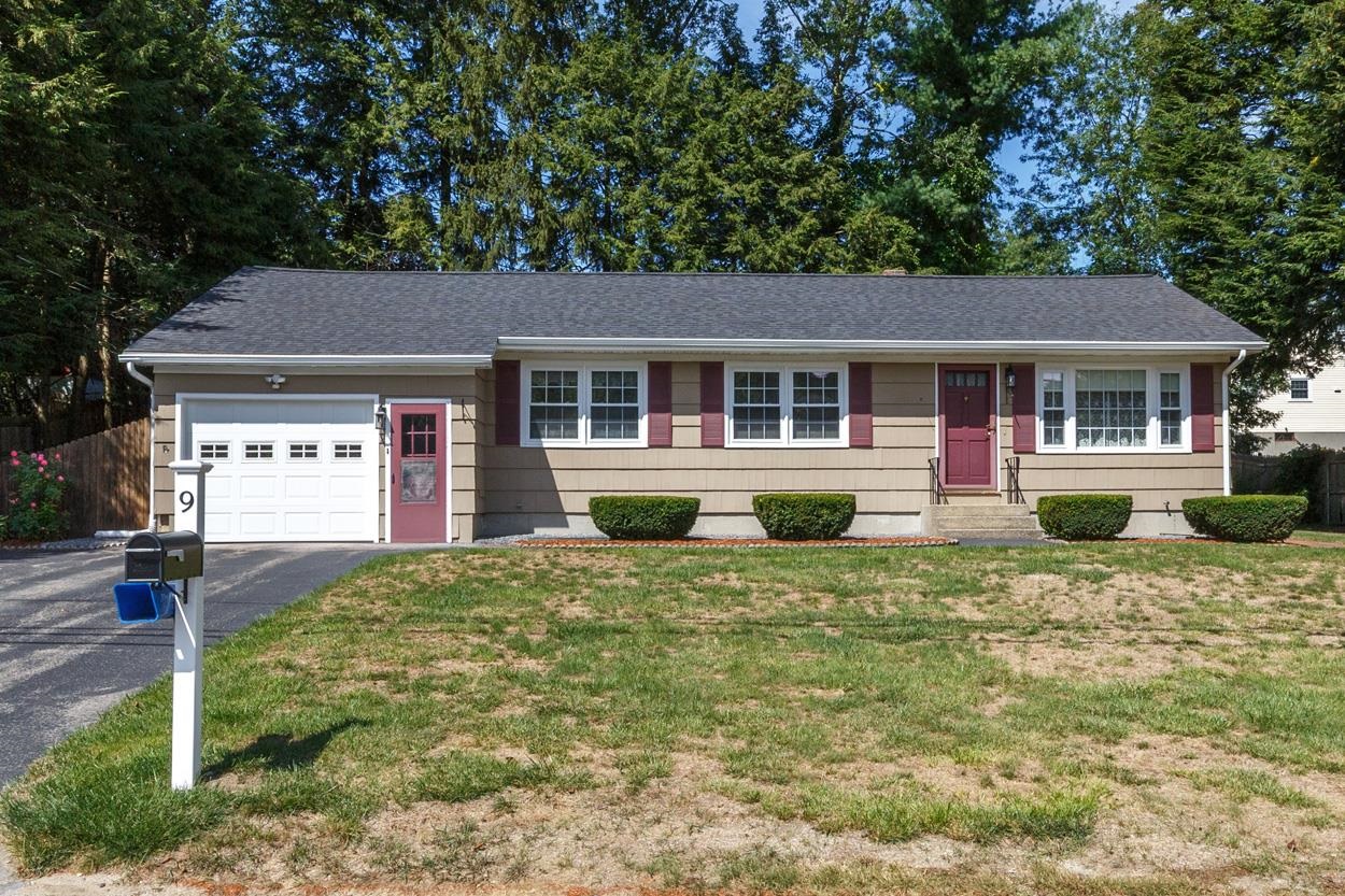 MLS 5061058: 9 Spruce Street, Hudson NH