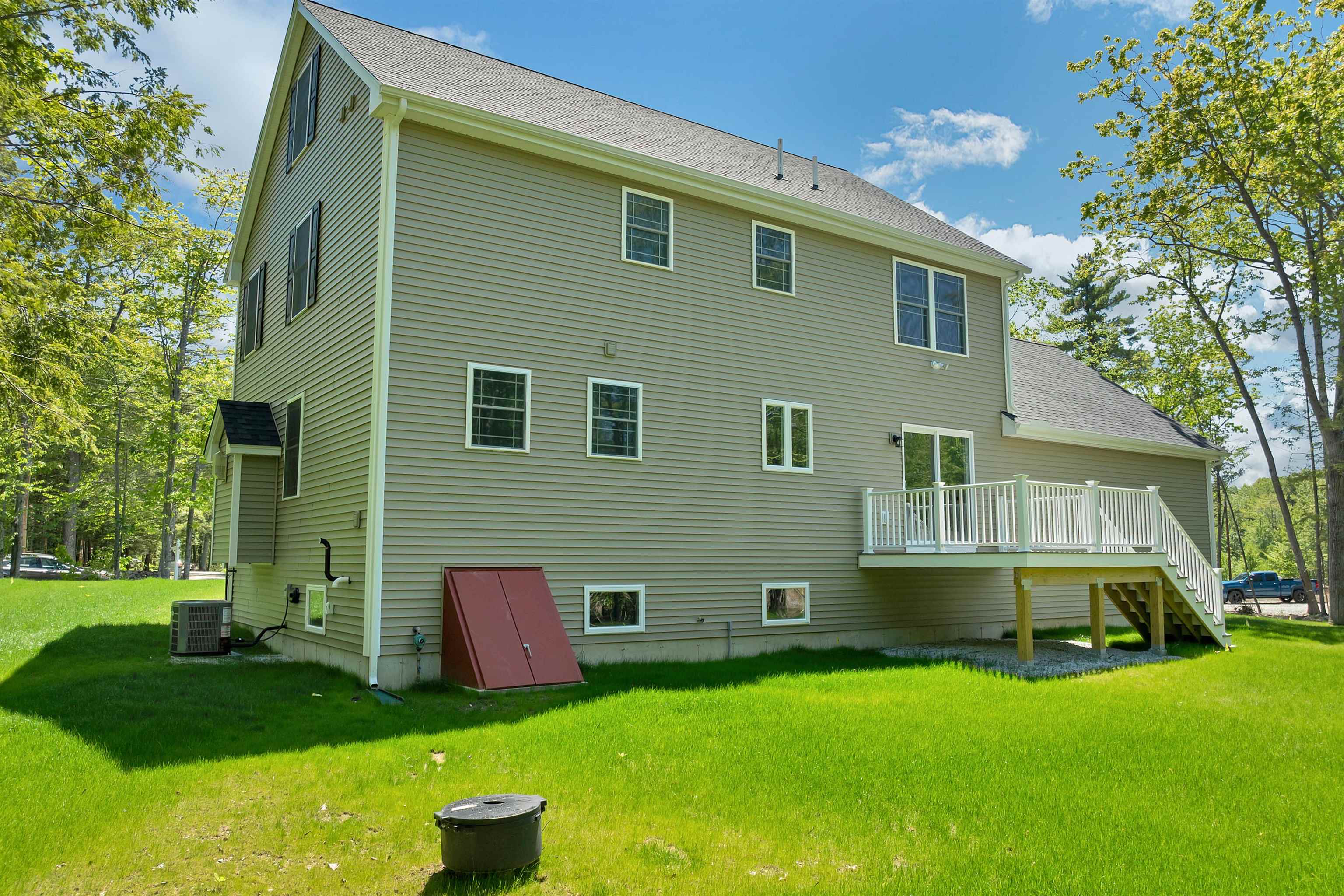 15 Bald Hill Rd, Raymond, NH 03077