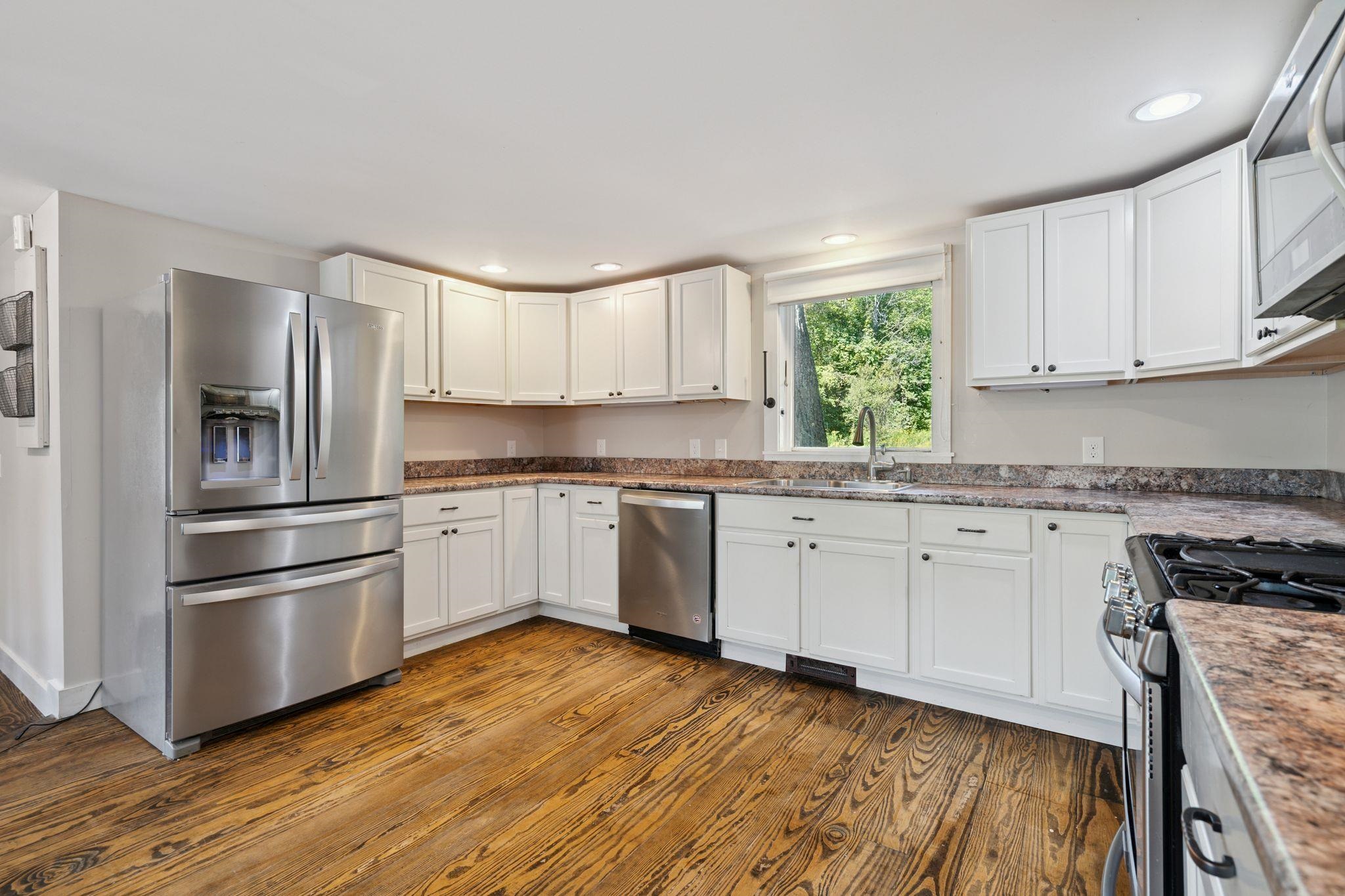 295 Andover Rd, New London, NH 03257